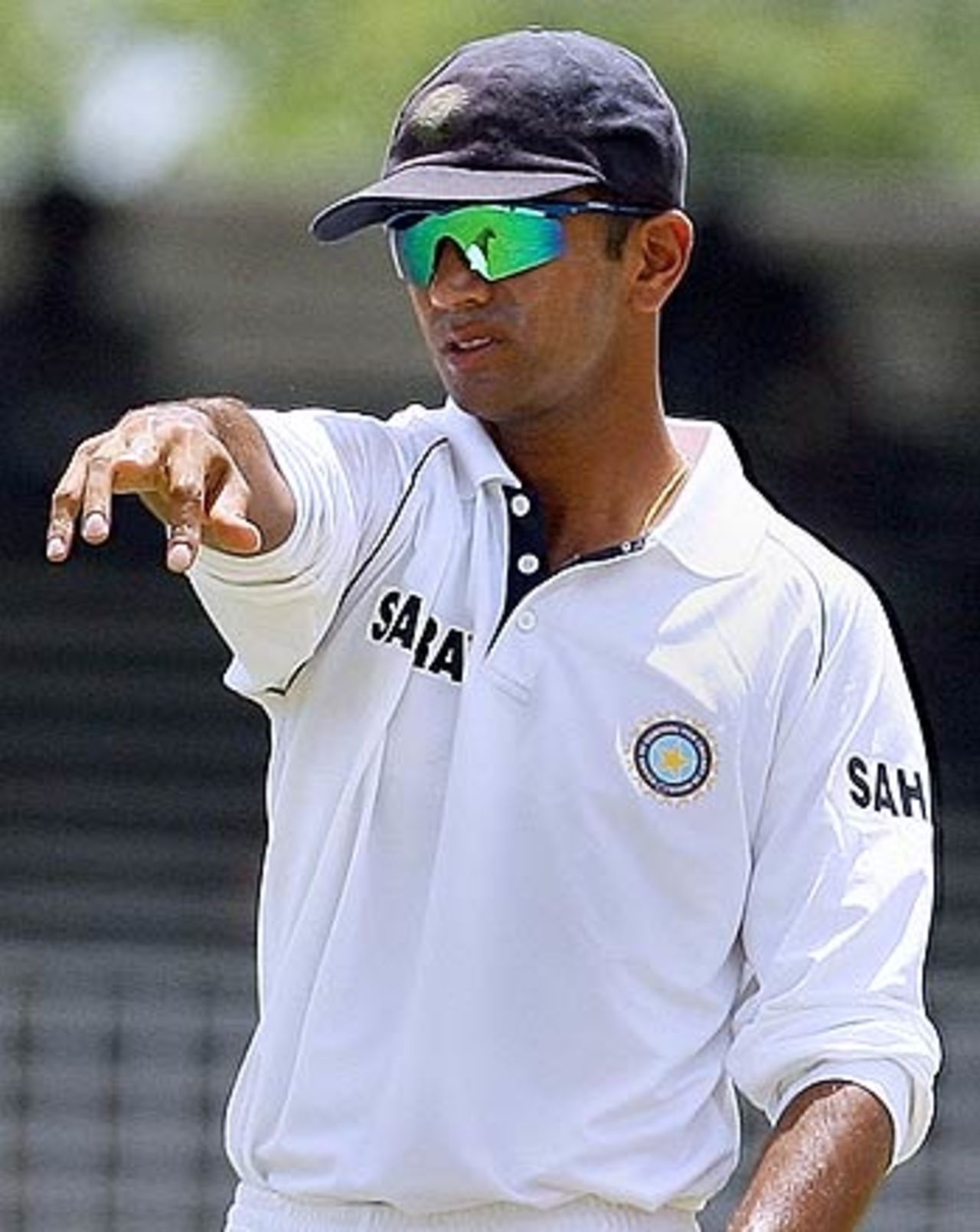 Rahul Dravid takes charge of his troops, West Indies v India, 1st Test, Antigua, 5th day, June 6, 2006