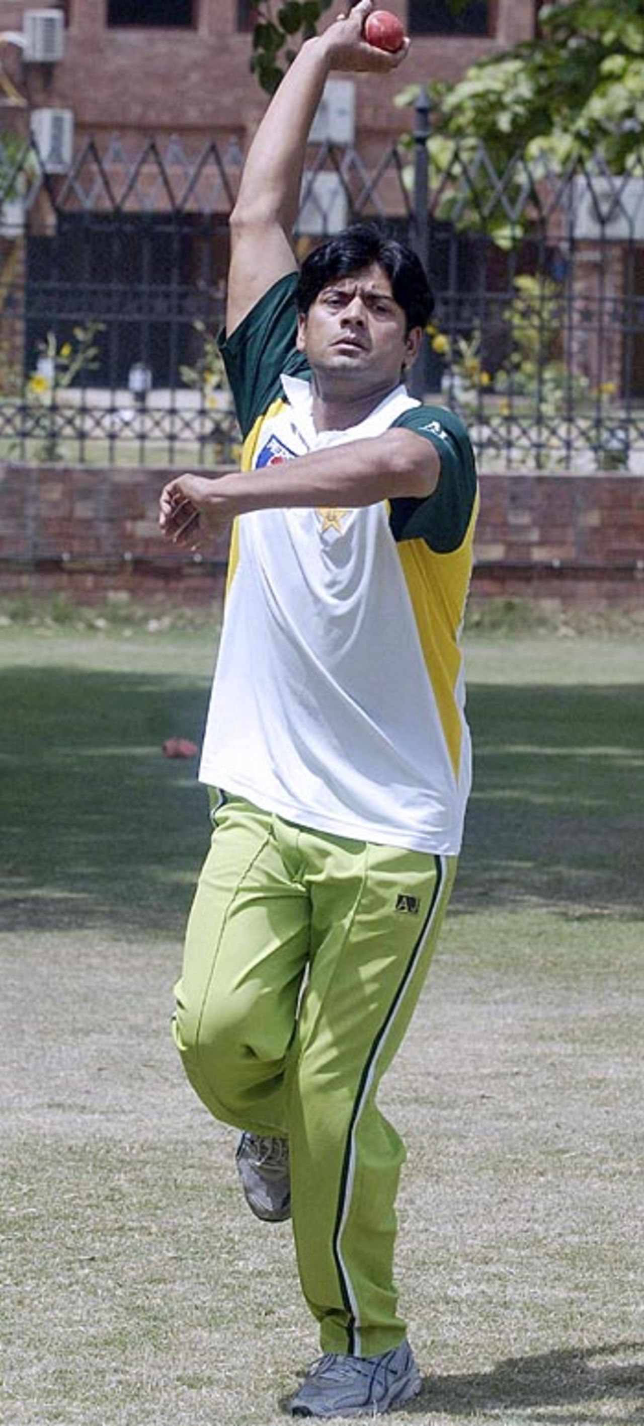 Shahid Nazir in the nets following his inclusion in the tour squad, Lahore, June 9, 2006