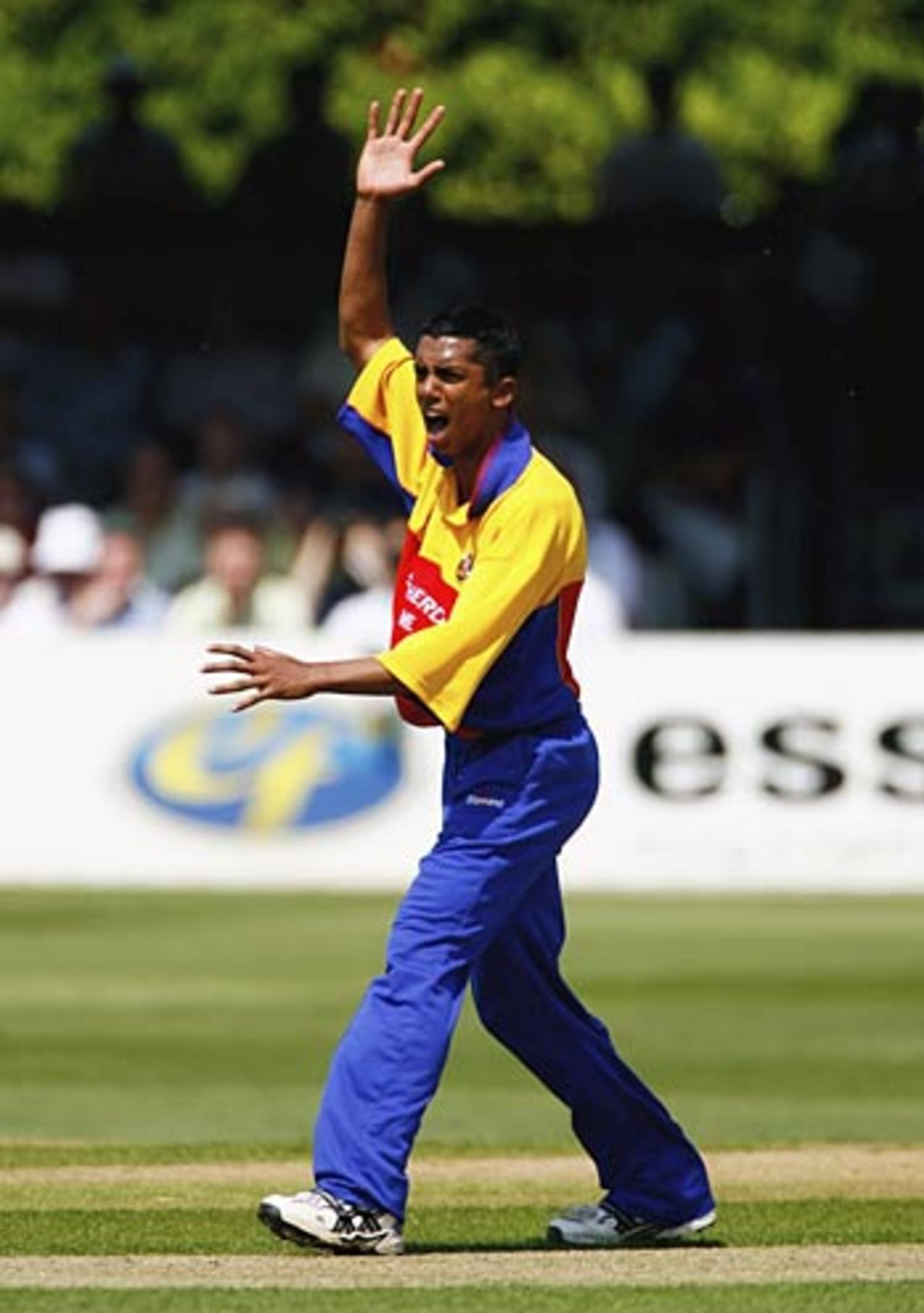 Jahid Ahmed took 4 for 32 on his one-day debut as Sri Lanka struggled to 172 all out, Essex v Sri Lankans, Chelmsford, June 9, 2006