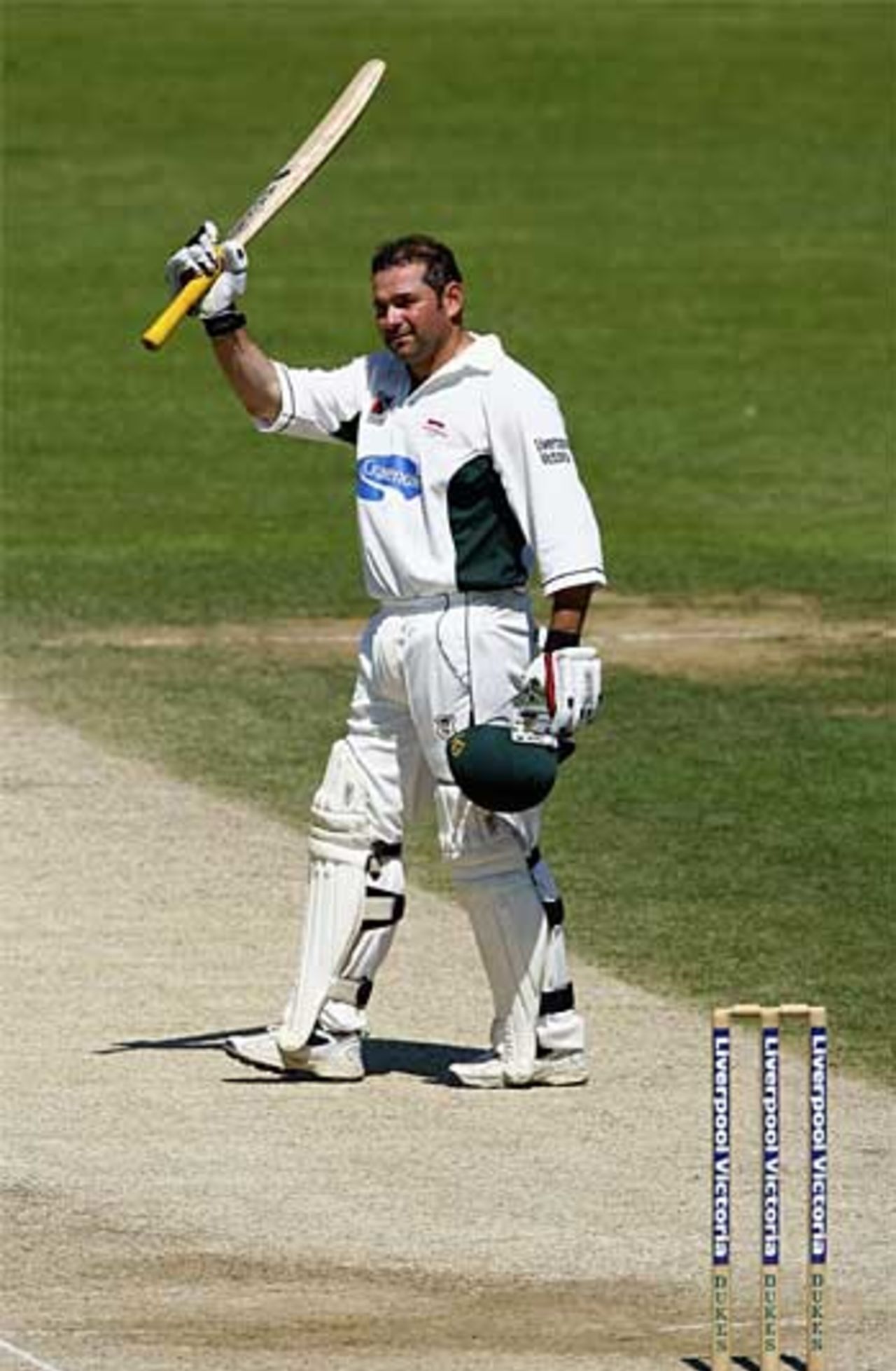 Darren Robinson played a lone hand of 106 , Surrey v Leicestershire, The Oval, June 10, 2006