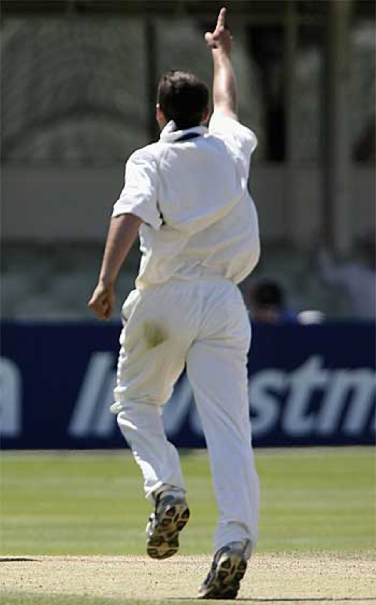 Lee Daggett celebrates dismissing Callum Thorp, one of six second-innings victims for him as he helped Warwickshire pull off a stunning 18-run win, Warwickshire v Durham, Edgbaston, June 10, 2006