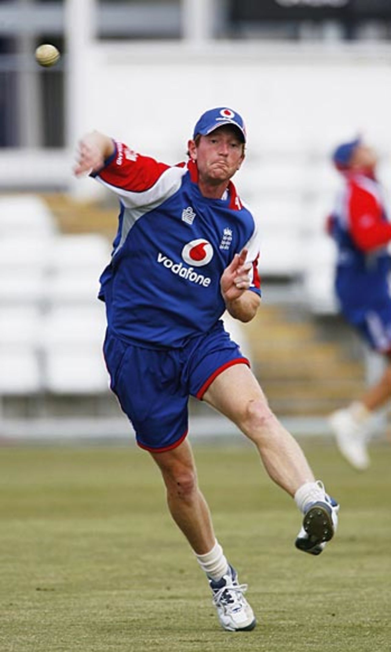 Paul Collingwood fires in a throw during a training session ahead of the 3rd ODI against Sri Lanka, Riverside, June 23, 2006