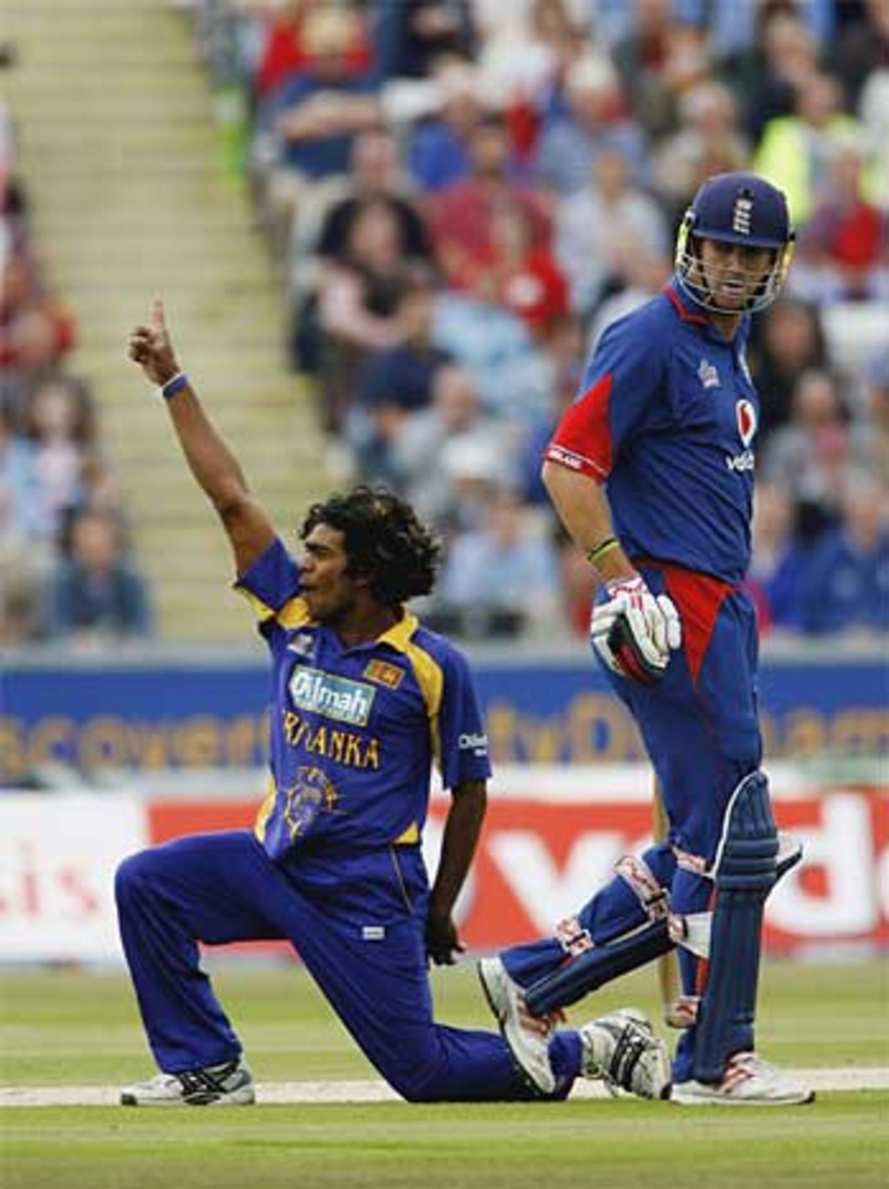 Lasith Malinga slings out Kevin Pietersen for 6 , England v Sri Lanka, Chester-le-Street, June 24, 2006