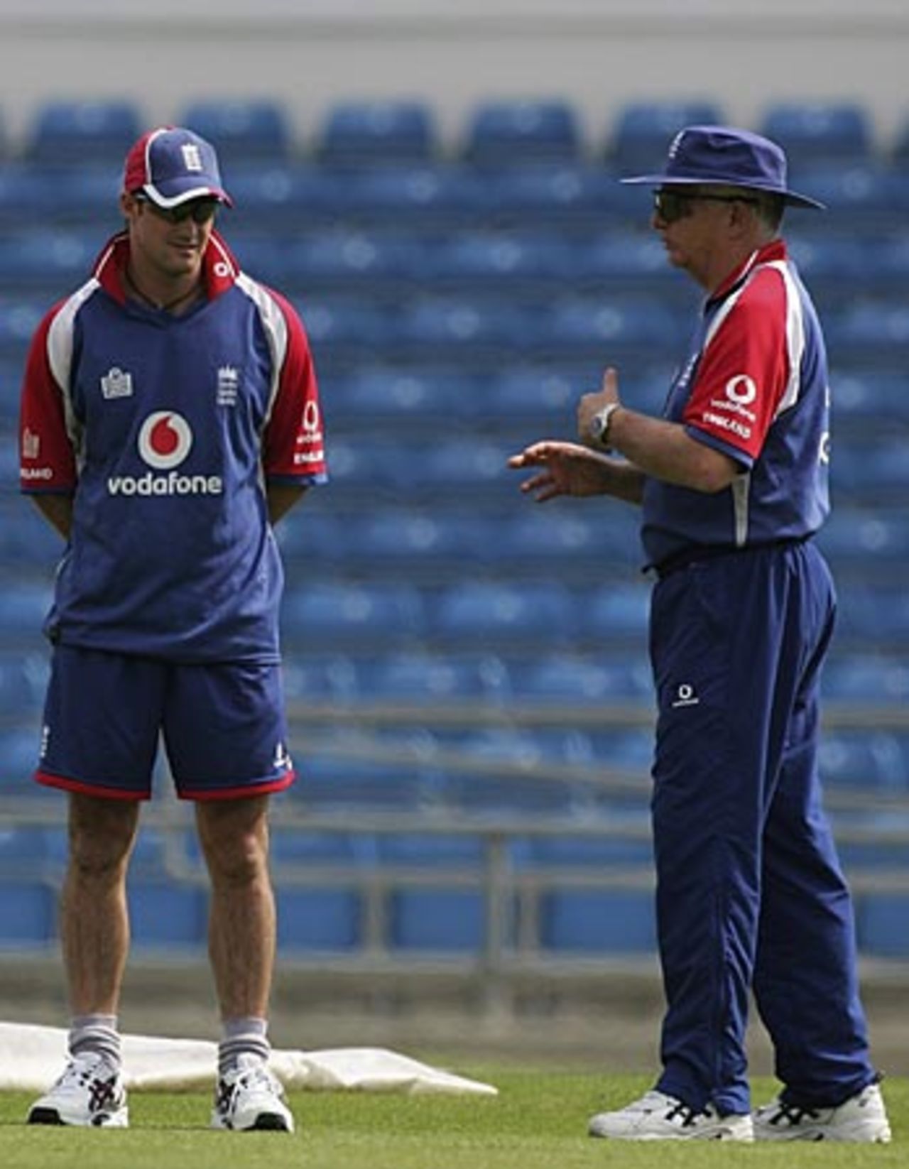 Andrew Strauss and Duncan Fletcher discuss their options ahead of the fifth one-dayer at Headingley, June 30, 2006