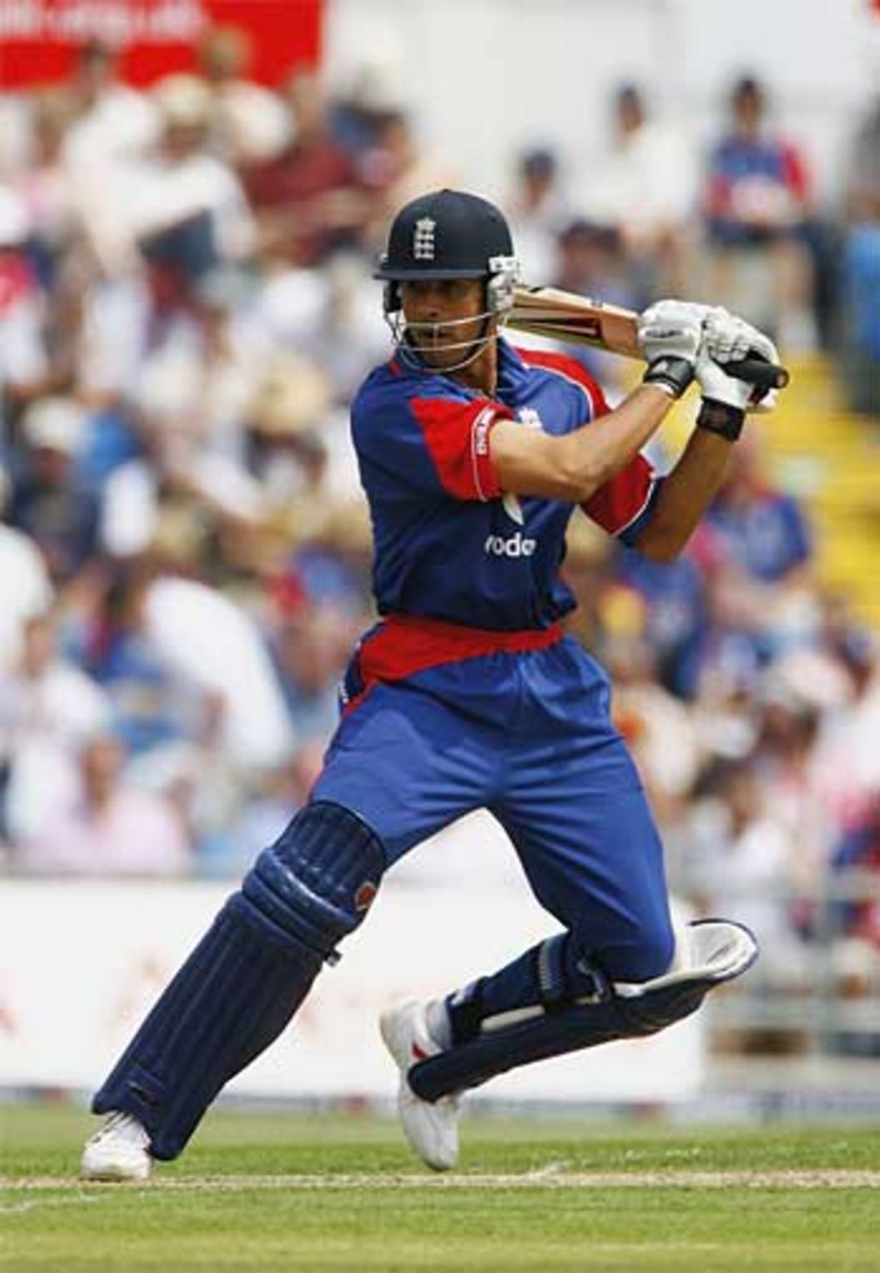 Vikram Solanki blasted an unbeaten 44 from 34 balls, England v Sri Lanka, 5th ODI, Headingley, July 1, 2006
