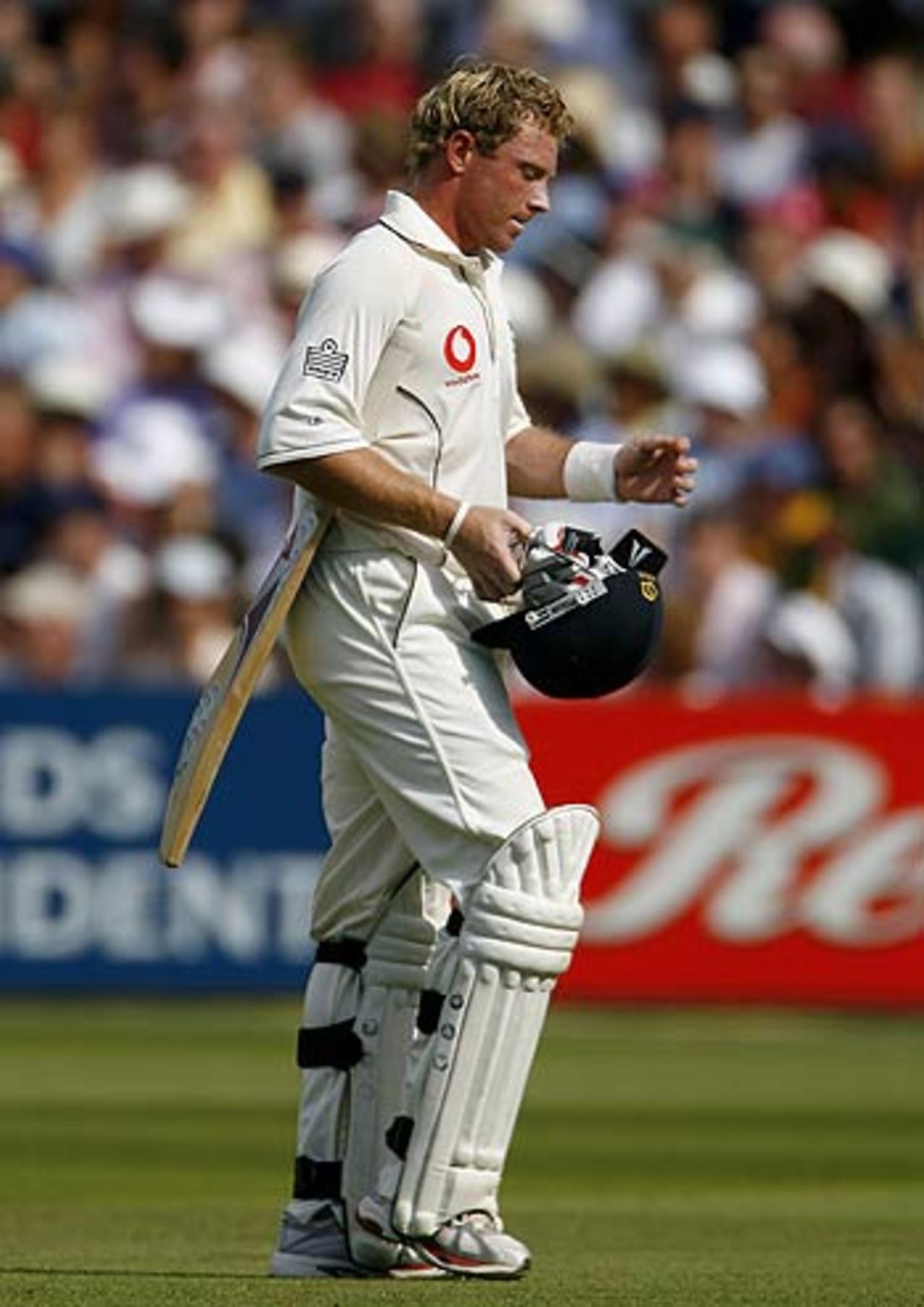 A disconsolate Ian Bell walks off after failing to beat a direct hit, England v Pakistan, 1st Test, Lord's, July 16, 2006