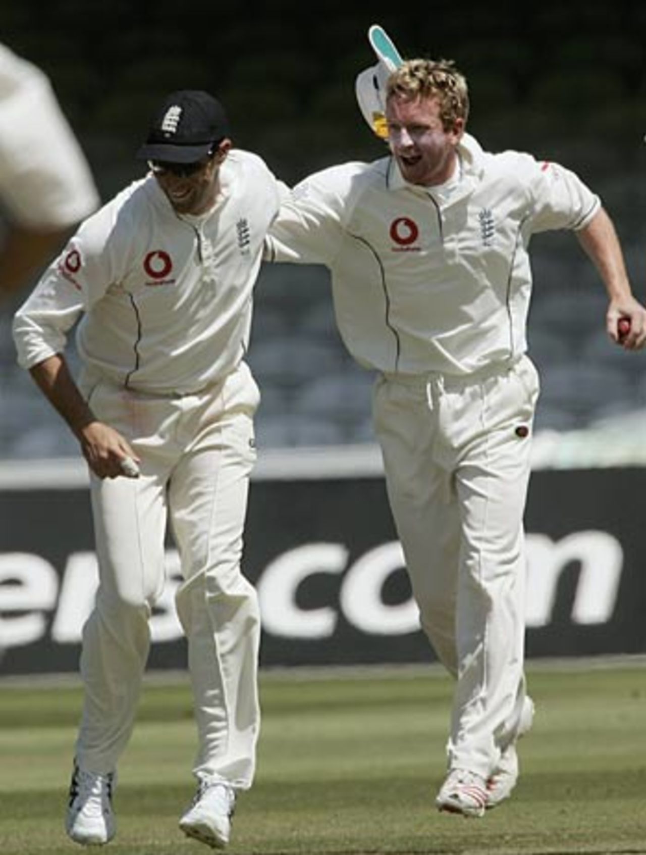 Paul Collingwood holds Imran Farhat at third slip as England strike early, England v Pakistan, 1st Test, Lord's, July 17, 2006