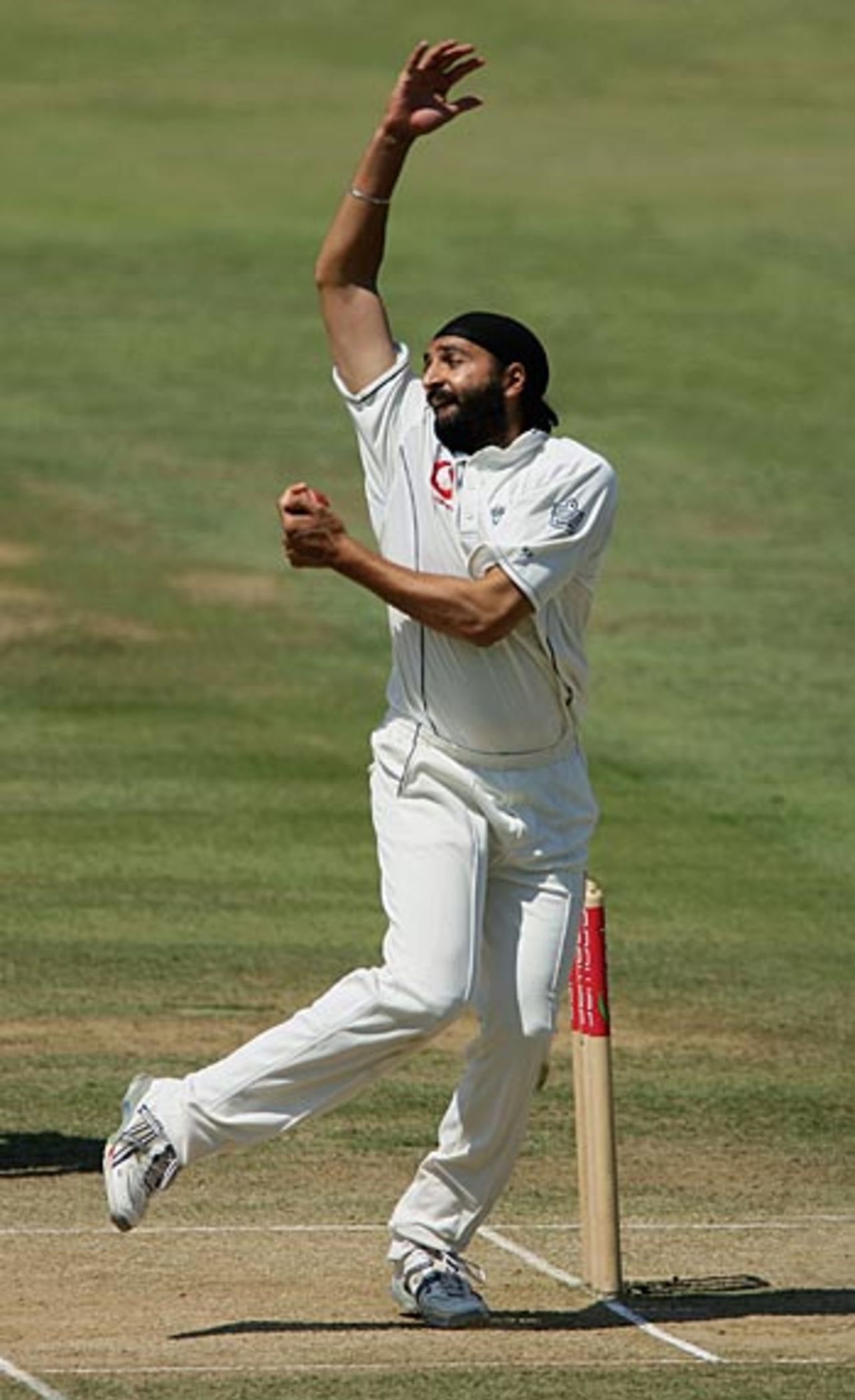 Monty Panesar turns his arm over during his impressive spell after lunch, England v Pakistan, 1st Test, Lord's, July 17, 2006