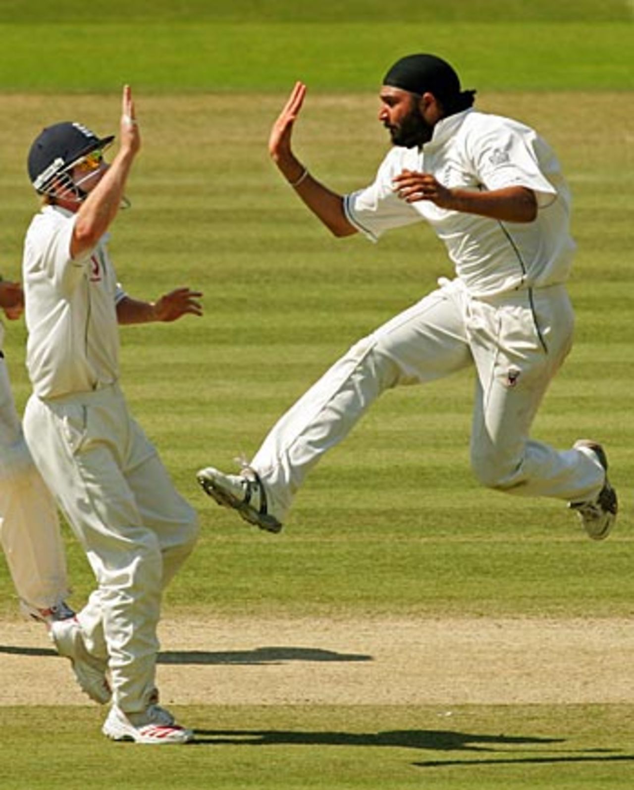 Monty Panesar celebrates the key wicket of Mohammad Yousuf with Paul Collingwood, England v Pakistan, 1st Test, Lord's, July 17, 2006