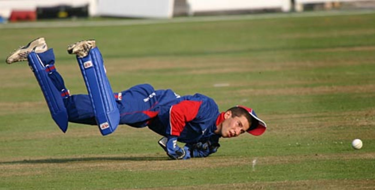 Paul Dixey just fails to hold on to a tough chance, England U-19 v India U-19, 3rd ODI, Cardiff, July 21, 2006