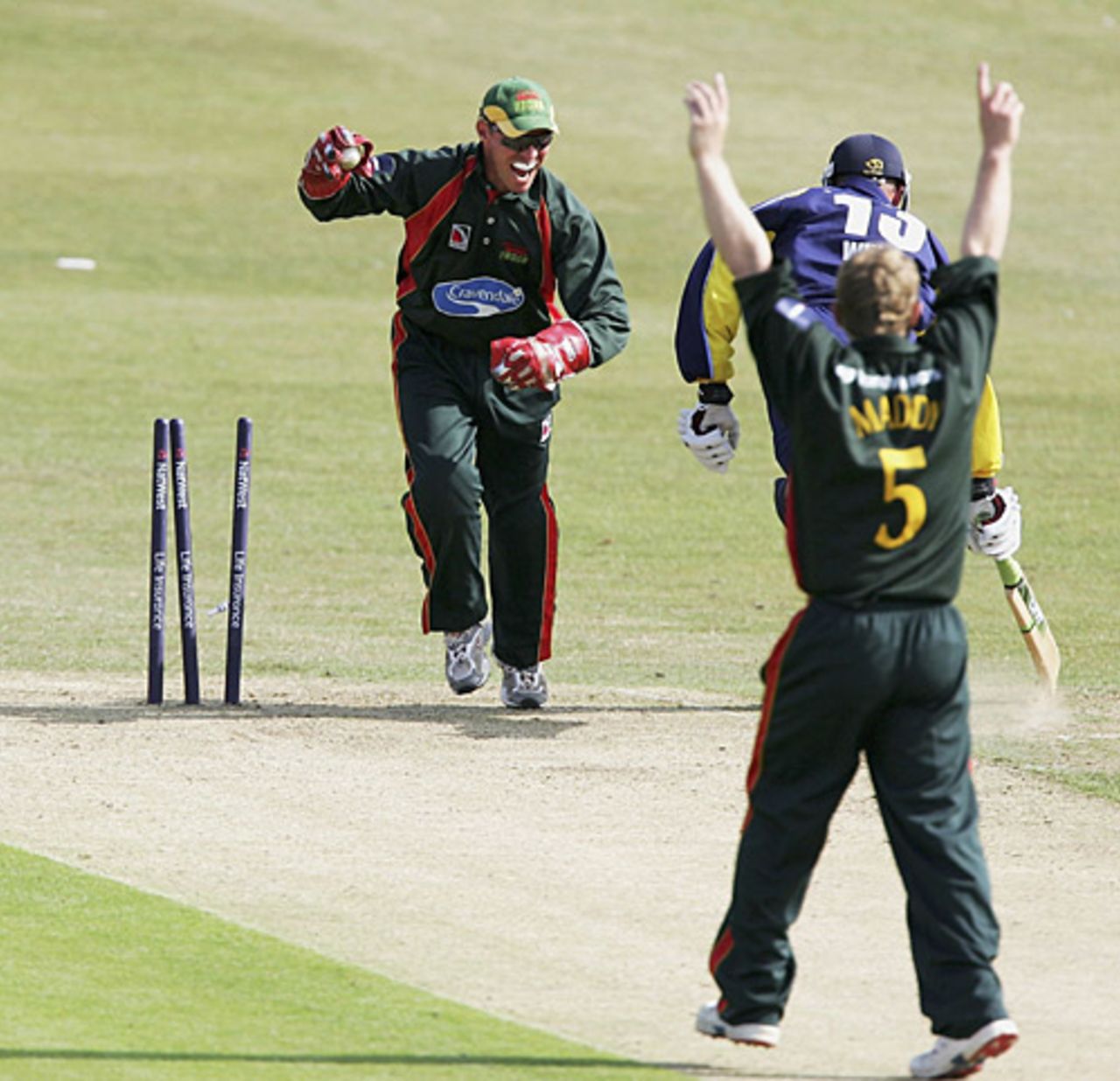 Craig White is run-out by Darren Maddy and Paul Nixon, Yorkshire v Leicestershire, Pro40, Scarborough, July 23, 2006