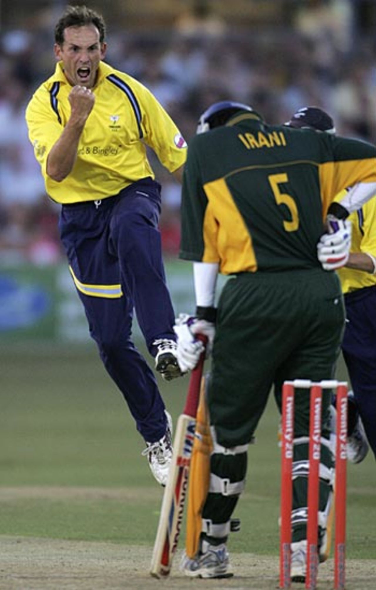 Deon Kruis celebrates the wicket of Ronnie Irani , Essex v Yorkshire, Twenty20 quarter-final, Chelmsford, July 24, 2006