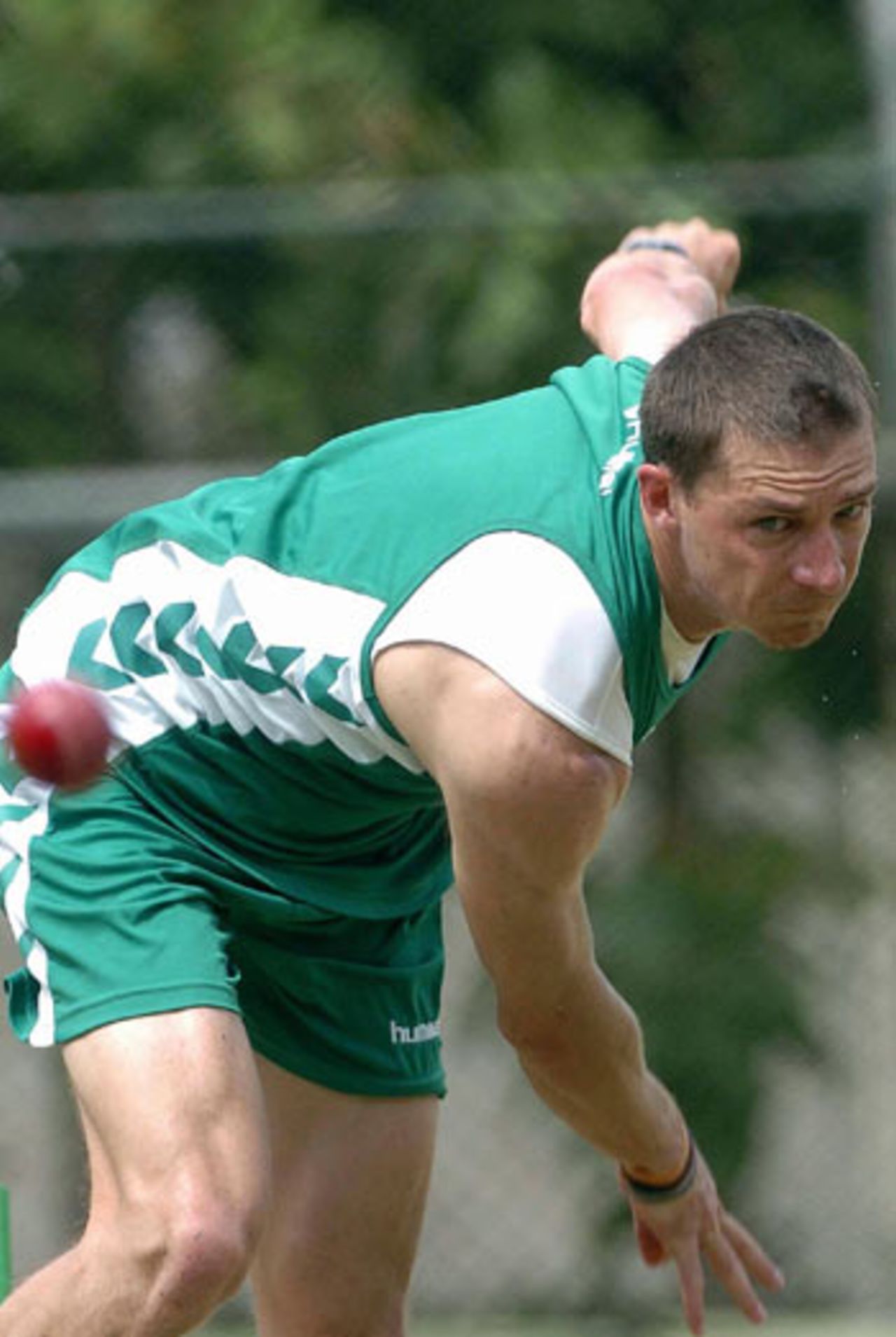 Dale Steyn fires one in during a practice session on the eve of the first Test against Sri Lanka, July 26, 2006
