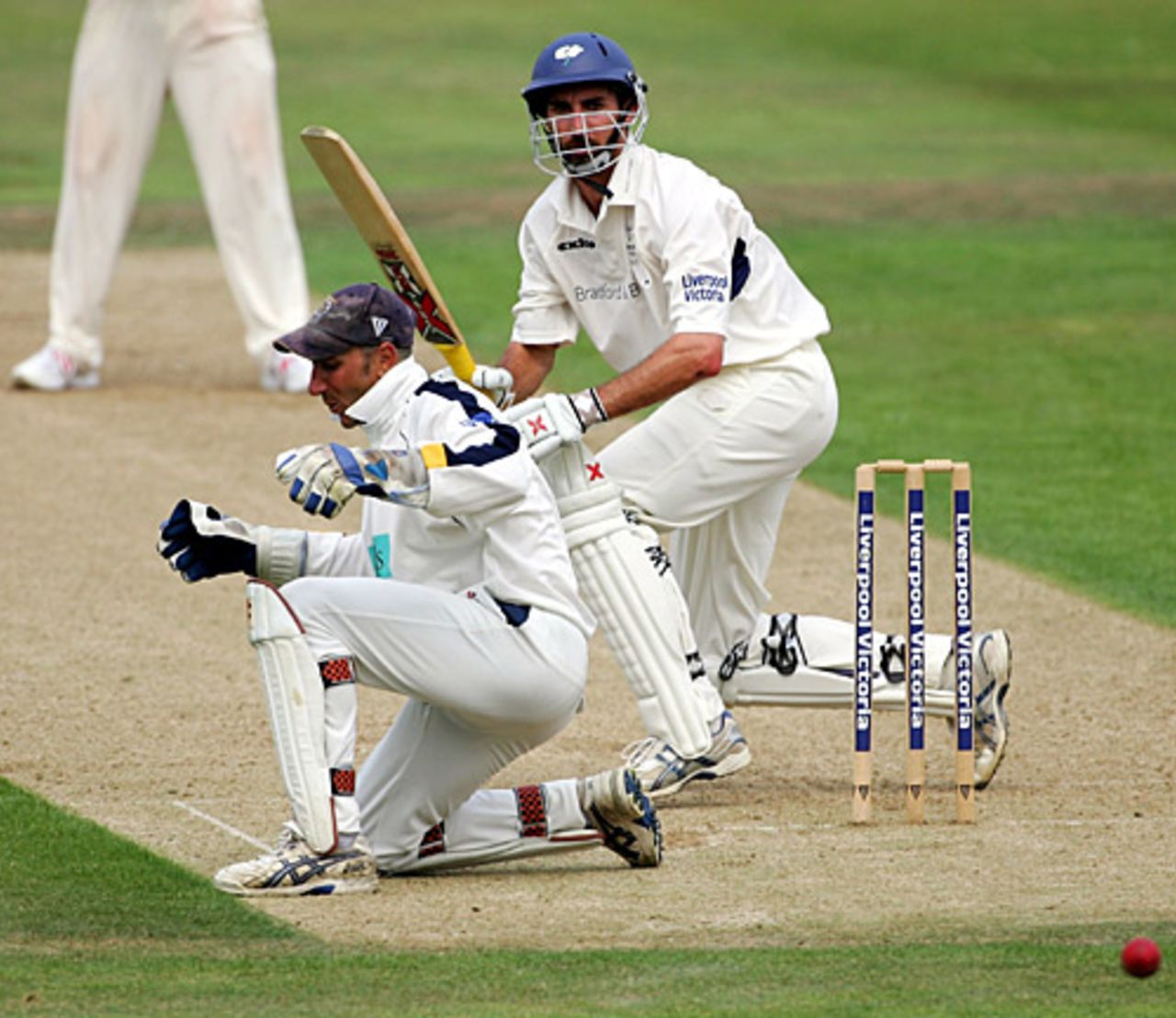 Nic Pothas fails to collect a sweep from Jason Gillespie, Hampshire v Yorkshire, Southampton, July 26, 2006