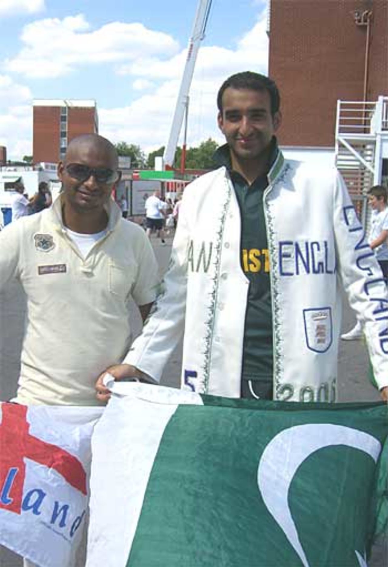 Khalil Ullah (left) and Mohammed Ullah (no relation) are both hoping for a tight contest, England v Pakistan, 2nd Test, Old Trafford, July 29, 2006