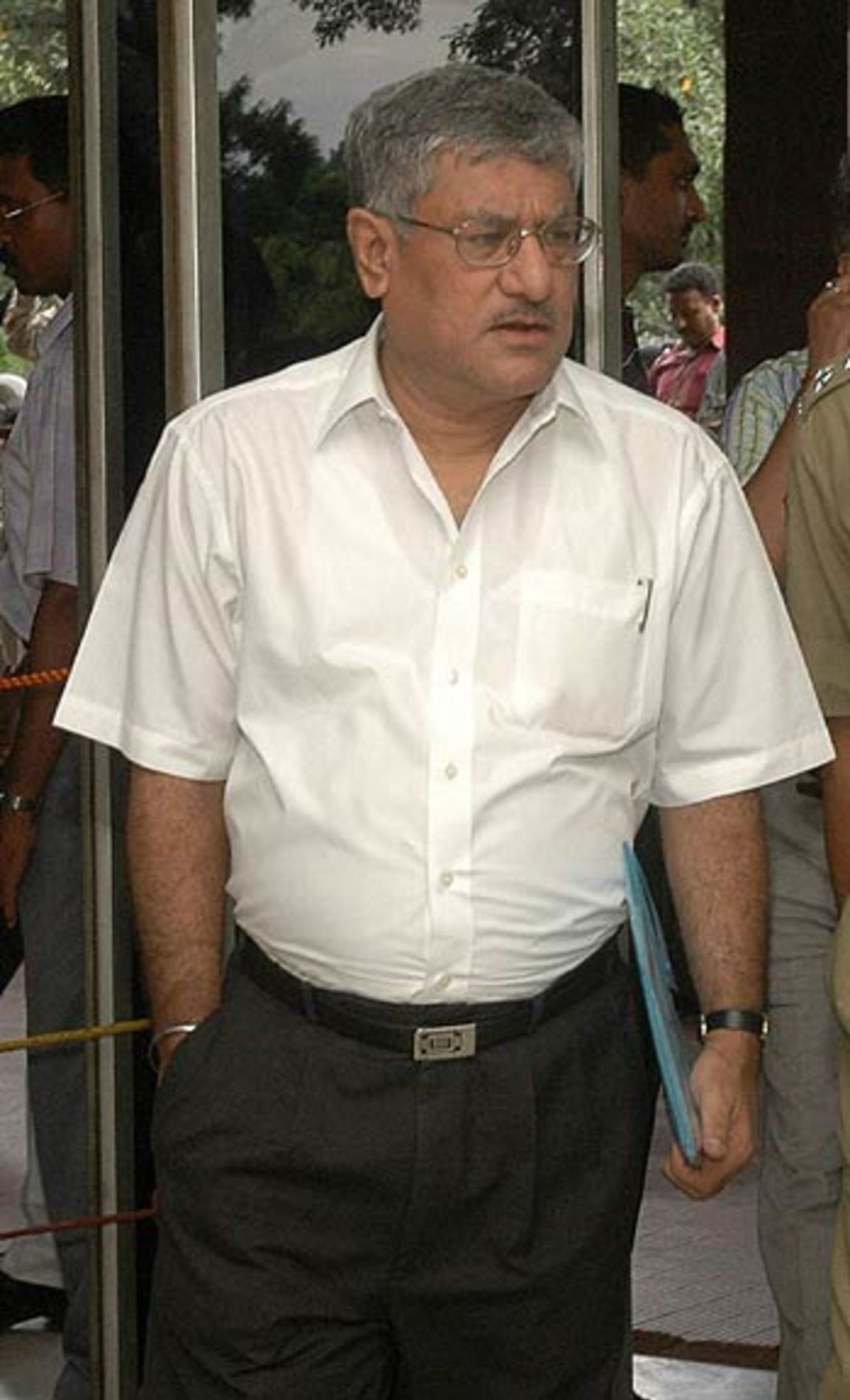 Prasun Mukherjee arrives for the Cricket Association of Bengal's presidential elections, Kolkata, July 30, 2006