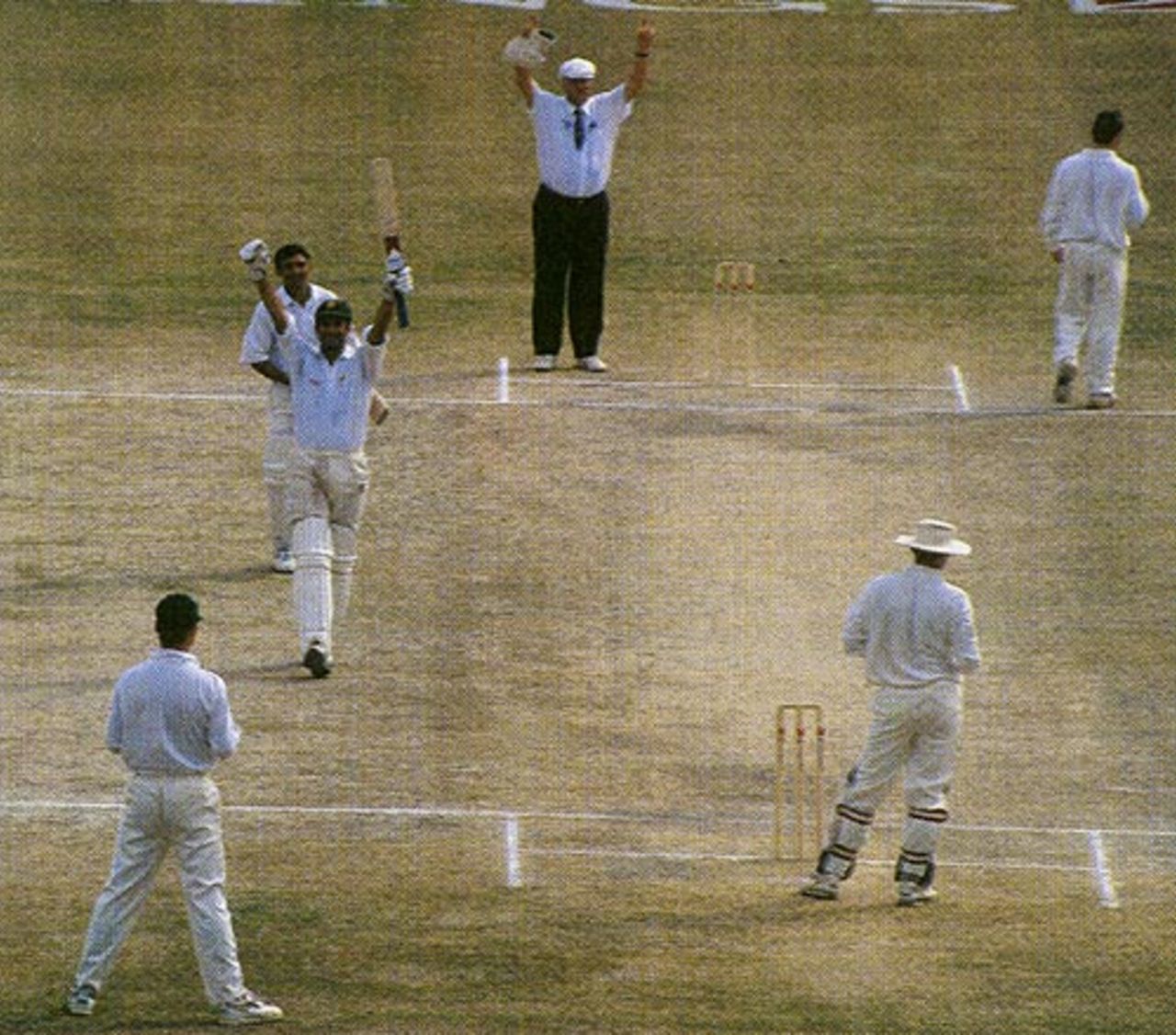 Wasim Akram reaches his double hundred, Pakistan v Zimbabwe, Sheikhupura    , October 20, 1996