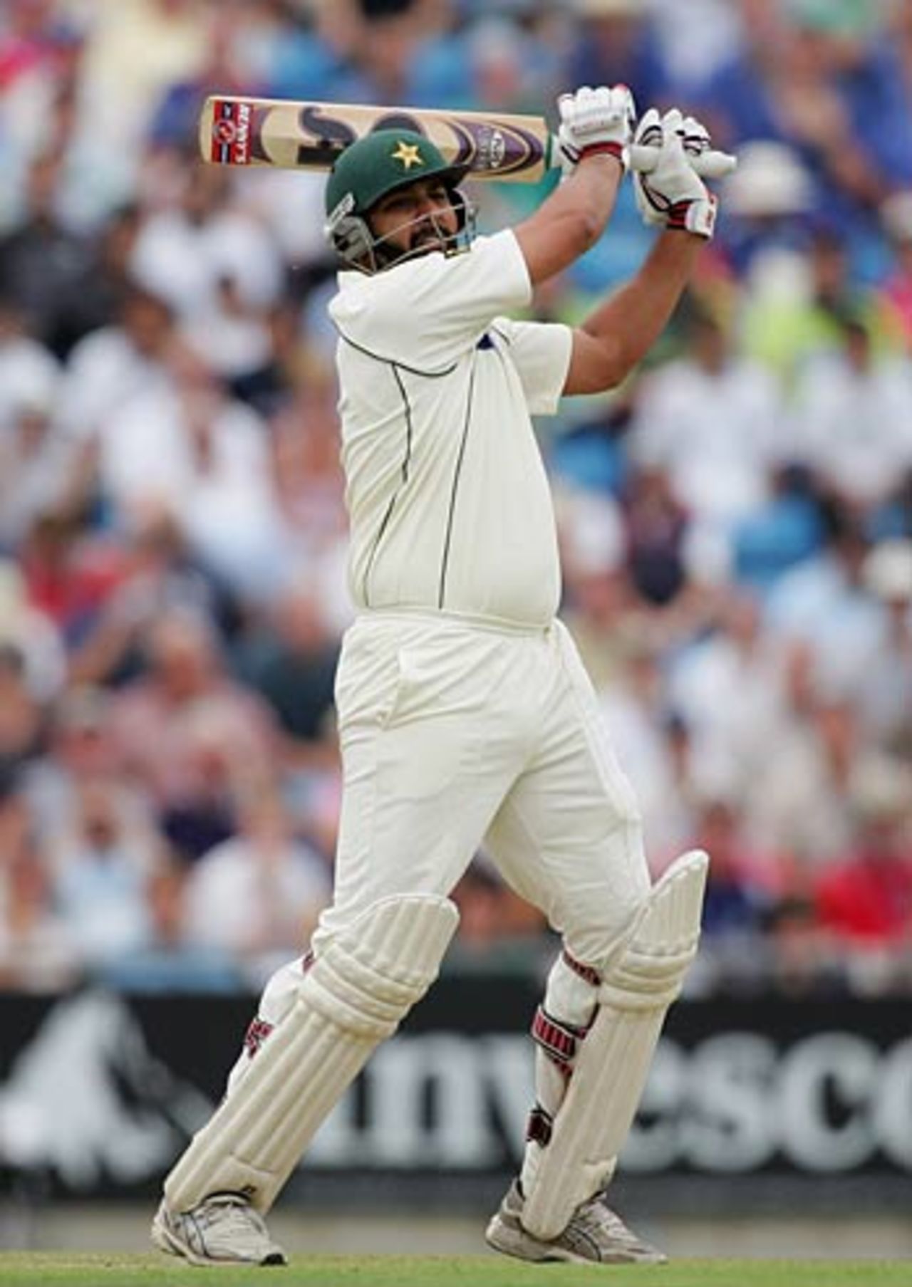 Inzamam-ul-Haq may well have to play a captain's innings if Pakistan are to win on the final day