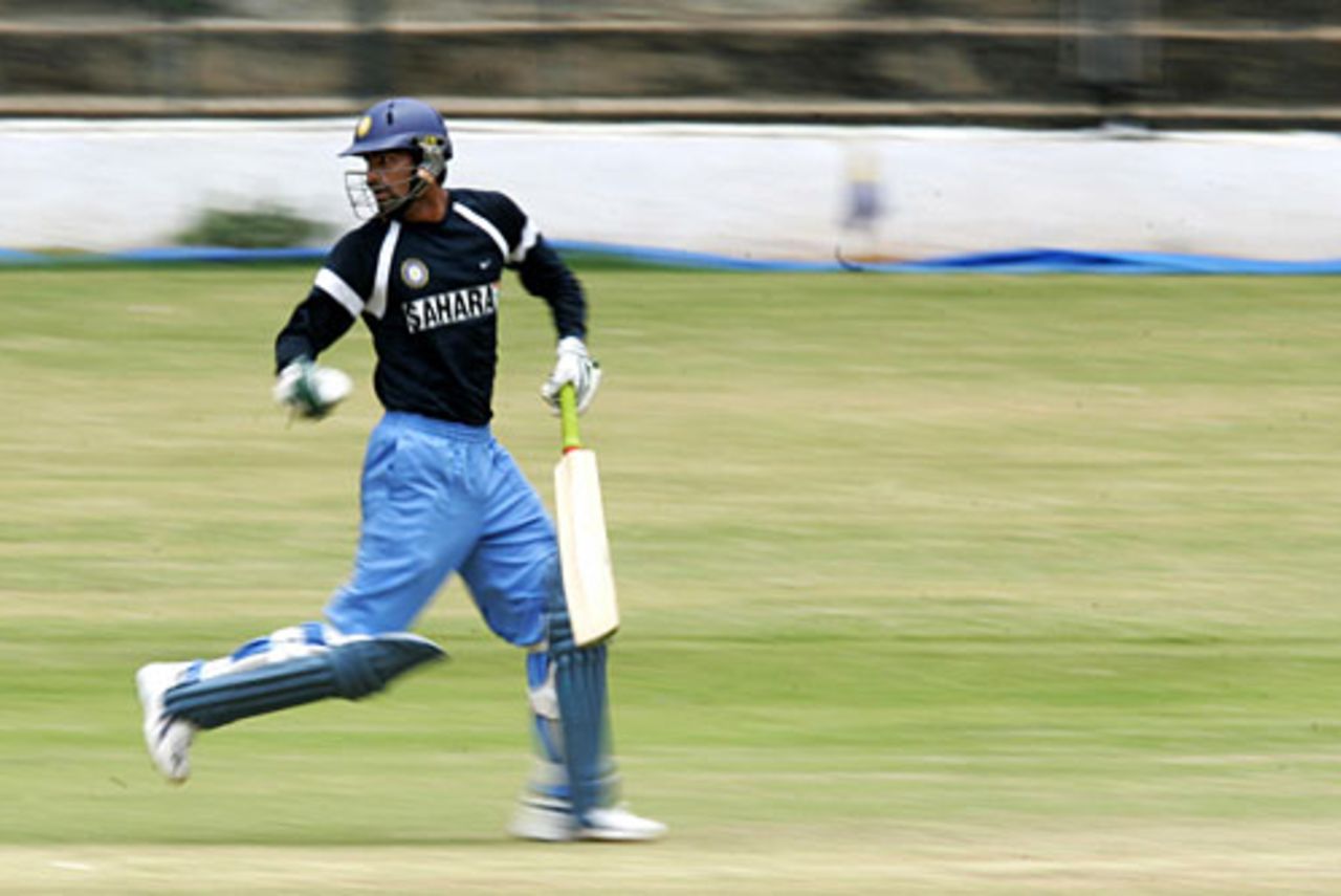 Mohammad Kaif practices running between the wickets, National Cricket Academy, Bangalore, August 9, 2006