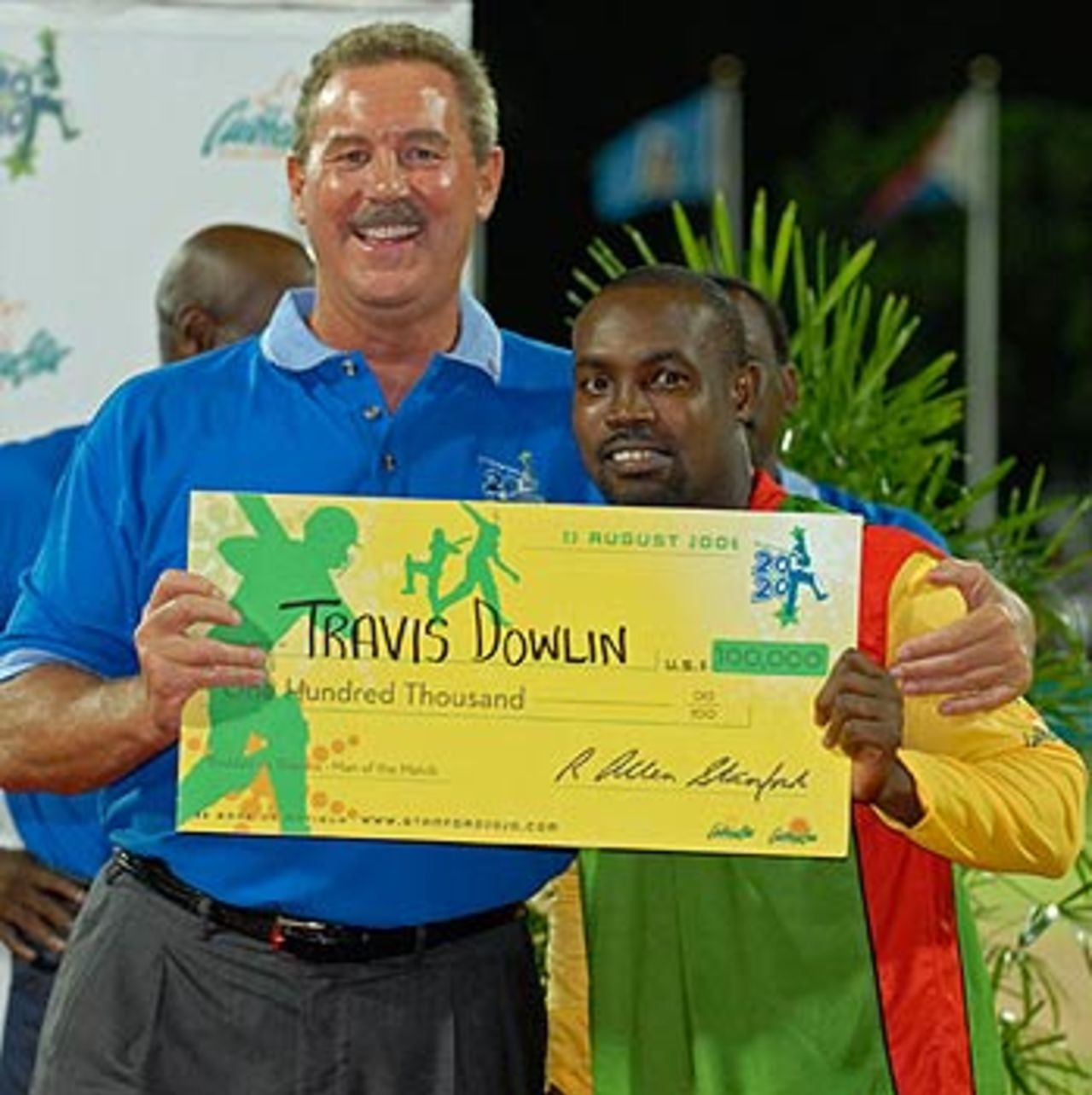 Travis Dowlin is presented with the Man-of-the-Match award by Allen Stanford, Guyana v Trinidad & Tobago, Stanford 20/20 Final, August 13, 2006 
