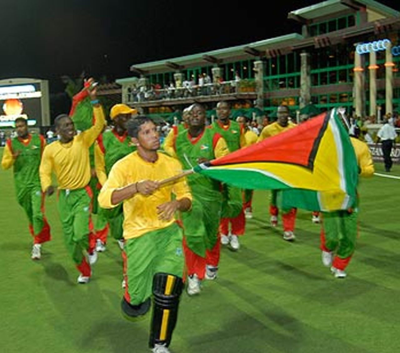 Ramnaresh Sarwan leads the way in Guyana's victory lap, Guyana v Trinidad & Tobago, Stanford 20/20 Final, St.John's, August 13, 2006 