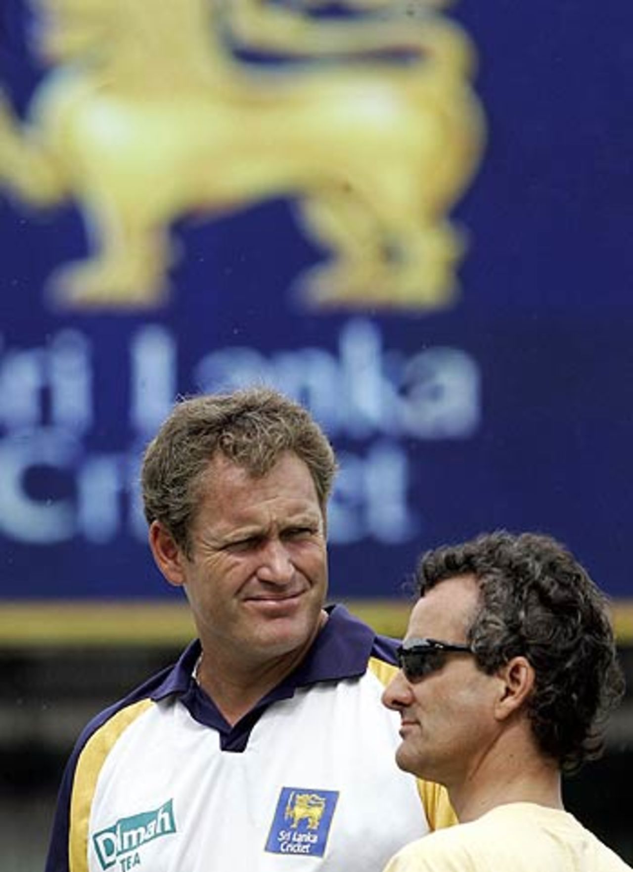 Tom Moody chats with Billy Bowden, Colombo, August 16, 2006