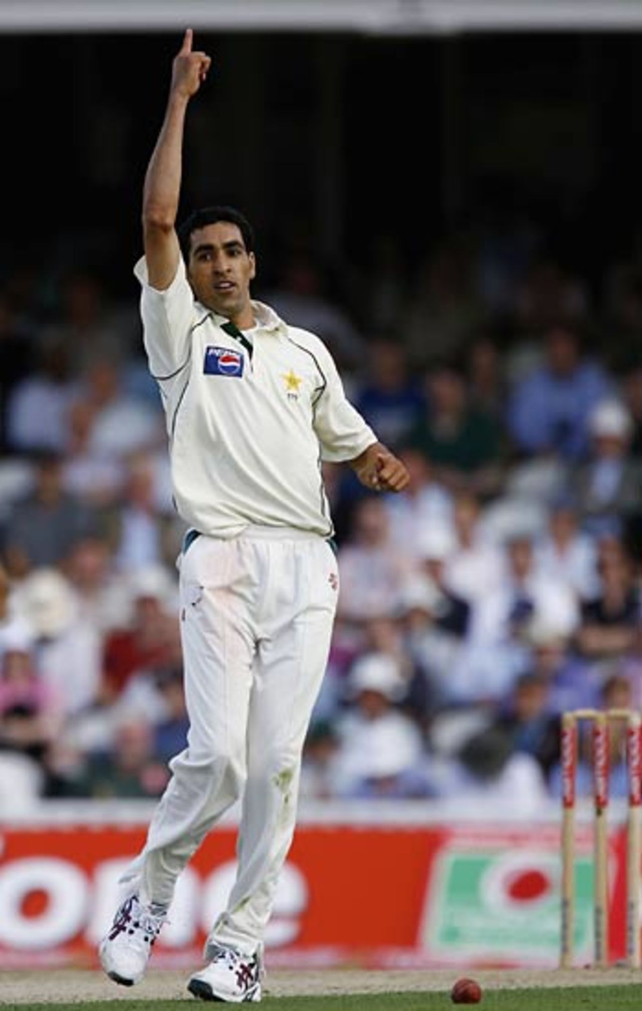 Umar Gul took the last two wickets in two balls and ended with four to his name, England v Pakistan, 4th Test, The Oval, August 17, 2006