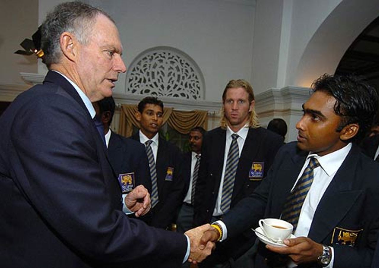 Greg Chappell greets Mahela Jayawardene during a function at the president's house, Colombo, August 21, 2006