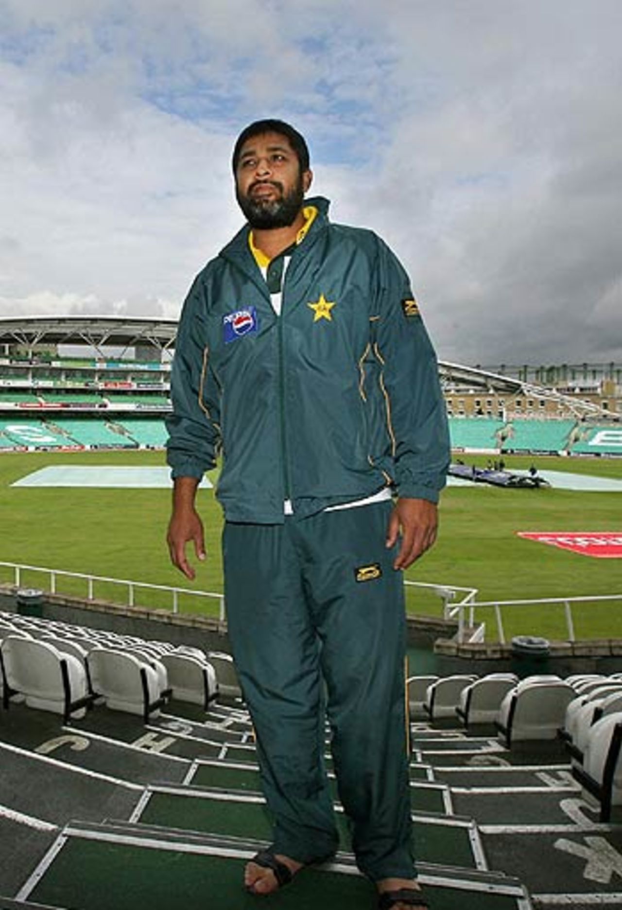 Inzamam-ul-Haq returned to The Oval a day after the forfeiture to collect his kit, England v Pakistan, 4th Test, The Oval, August 21, 2006