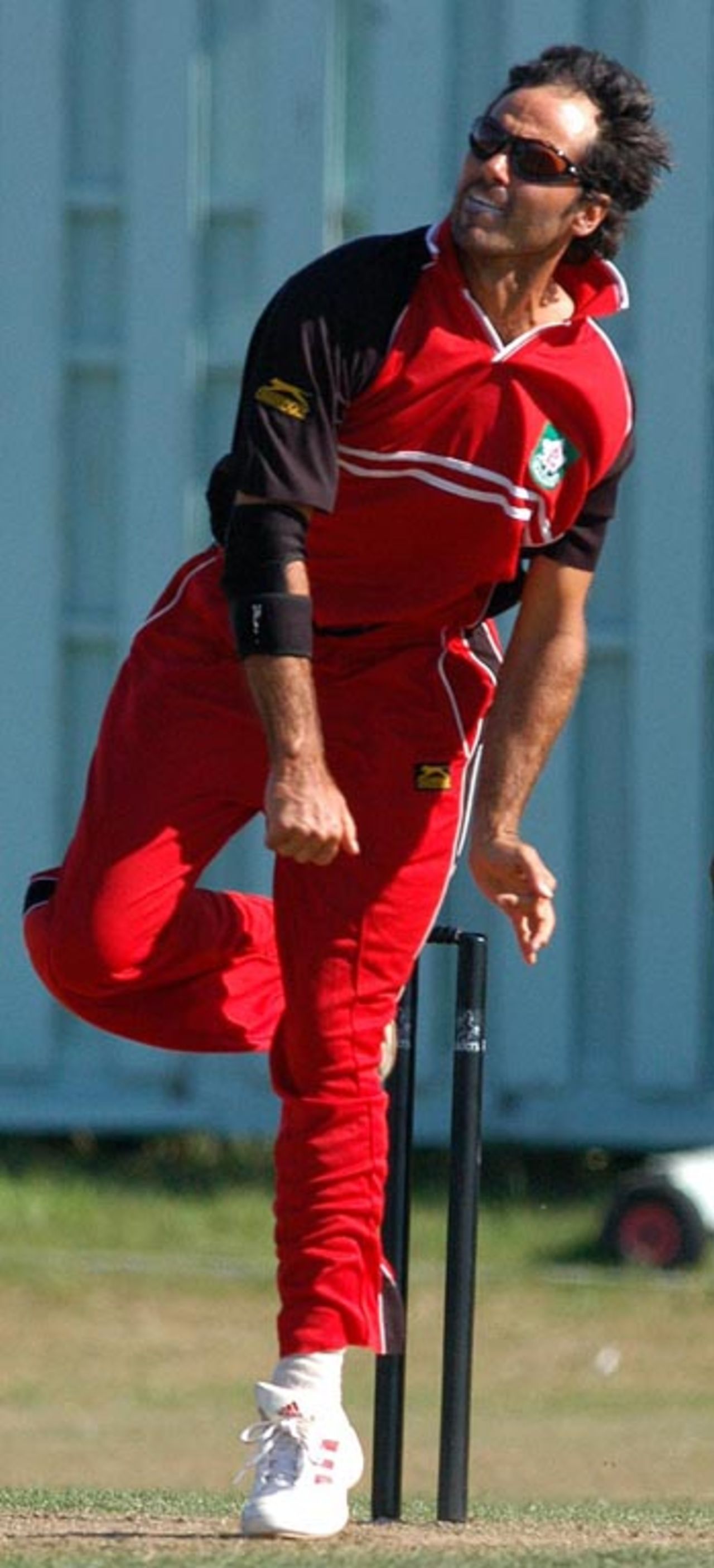 Davision try to do it all for Canada, ICC World Cricket League Americas Region Division One, 2006