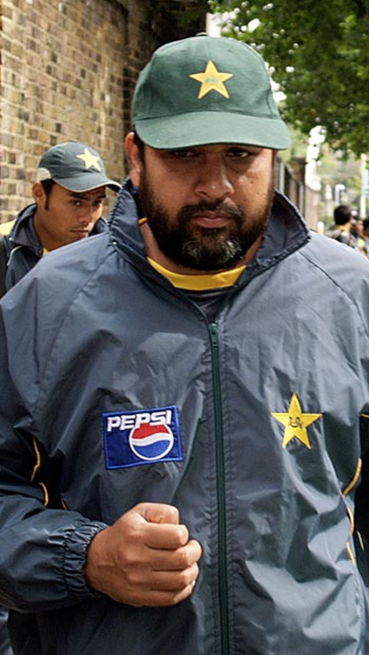 Inzamam-ul-Haq arrives at Lord's for a net session, August 23, 2006