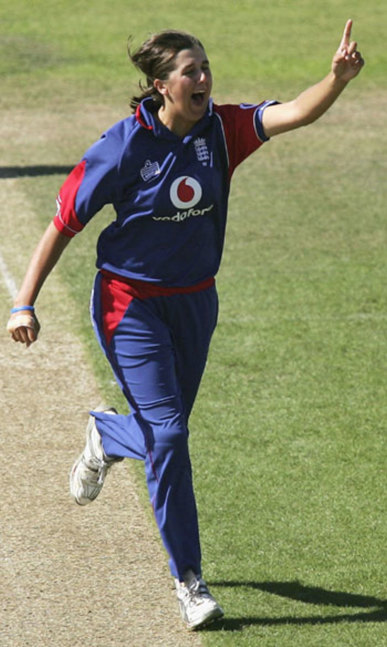 Jenny Gunn celebrates on her way to 2 for 15, England v india, 5th women's ODI, Southampton, August 25, 2006