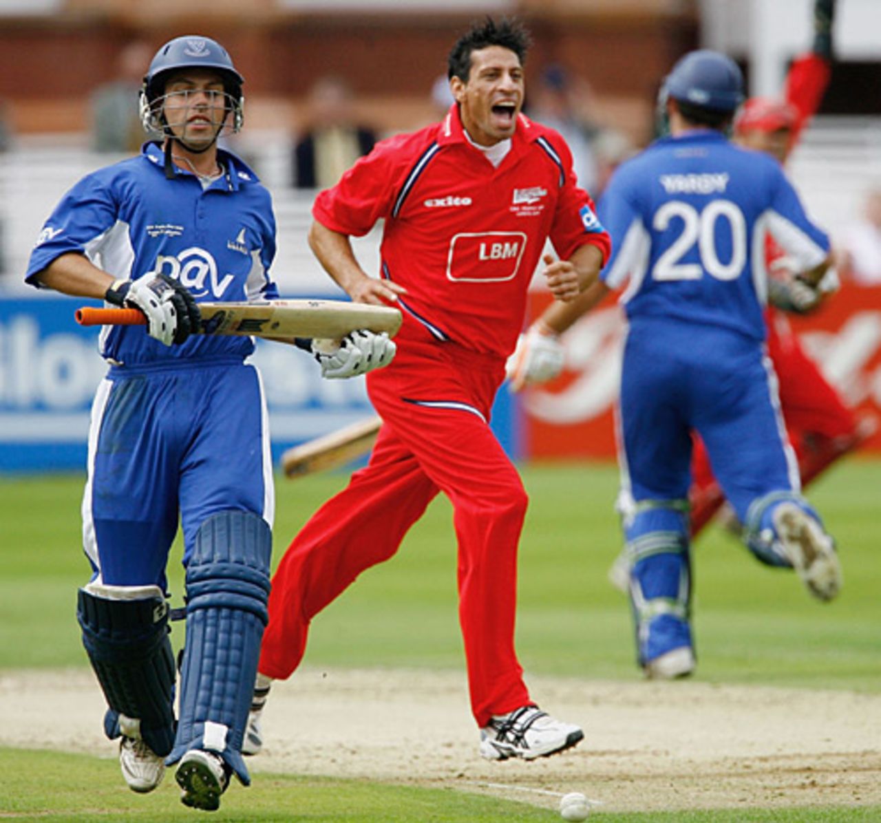 Sajid Mahmood celebrates as Carl Hopkinson is run out, Lancashire v Sussex, C&G Trophy Final, Lord's, August 26, 2006