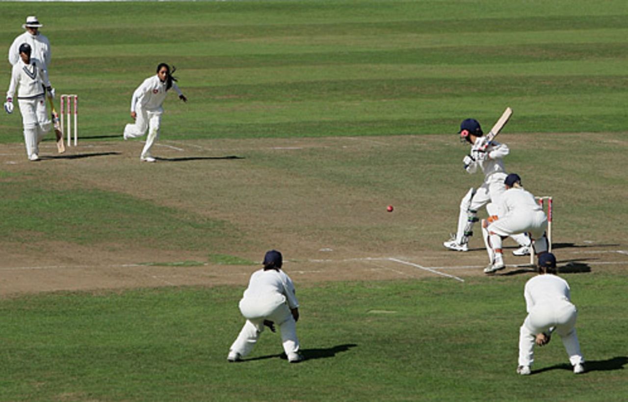 Isa Guha bowls for England against India, England v India, 2nd Test, Taunton, August 29, 2006