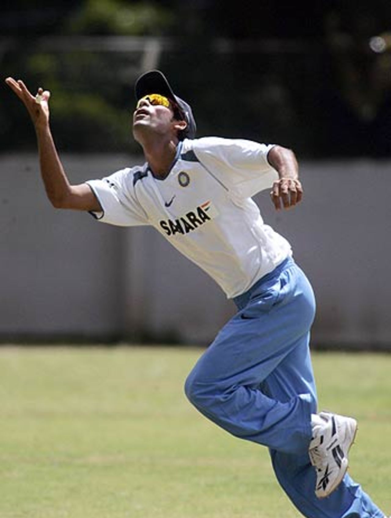 Mohammad Kaif practices his fielding at the NCA in Bangalore ahead of the tri-series in Malaysia, September 1, 2006