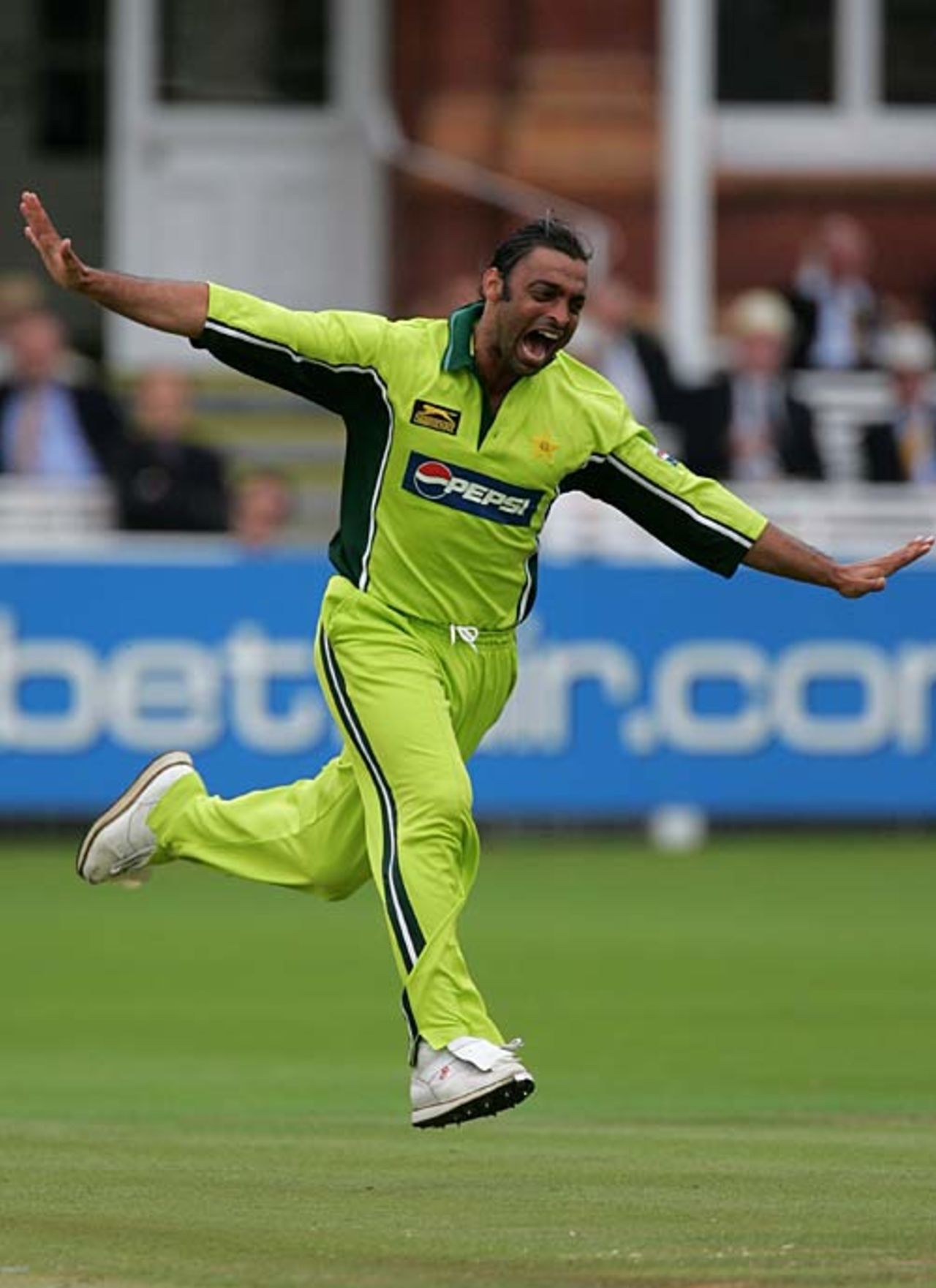 Shoaib Akhtar celebrates another wicket in his own inimitable style, England v Pakistan, 2nd ODI, Lord's, September 2, 2006