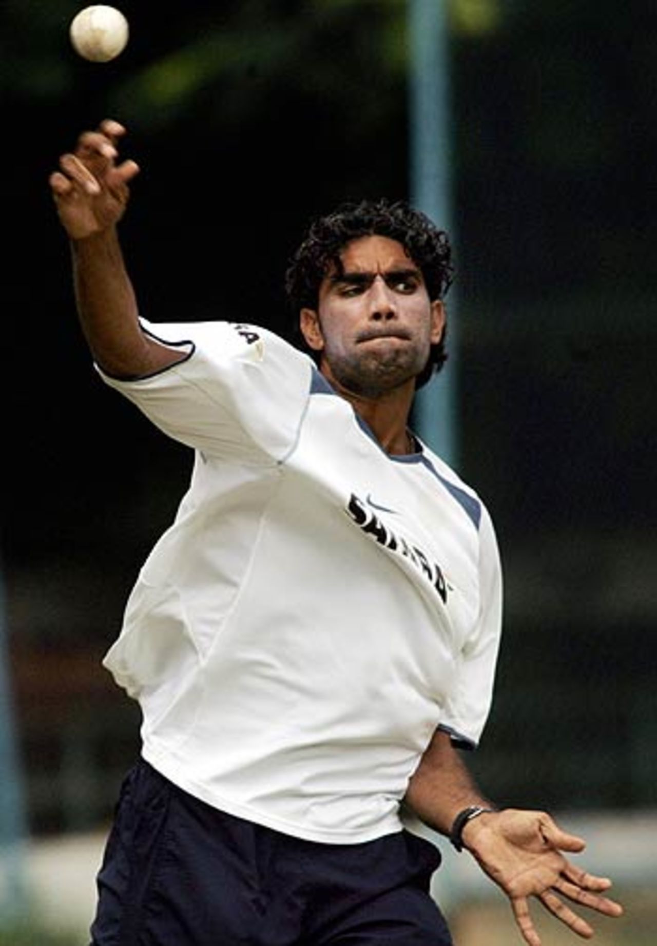 Munaf Patel takes part in a fielding drill, Bangalore, September 4, 2006