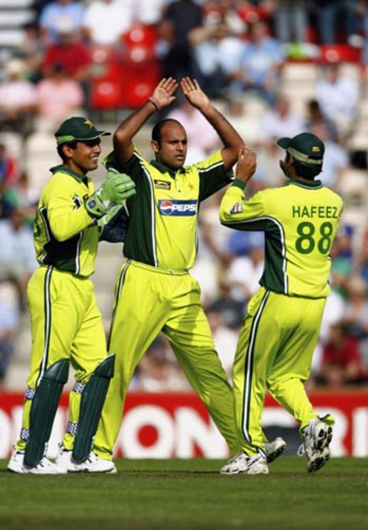 Naved-Ul-Hasan celebrates the key wicket of Kevin Pietersen, England v Pakistan, 3rd ODI, The Rose Bowl, September 5, 2006