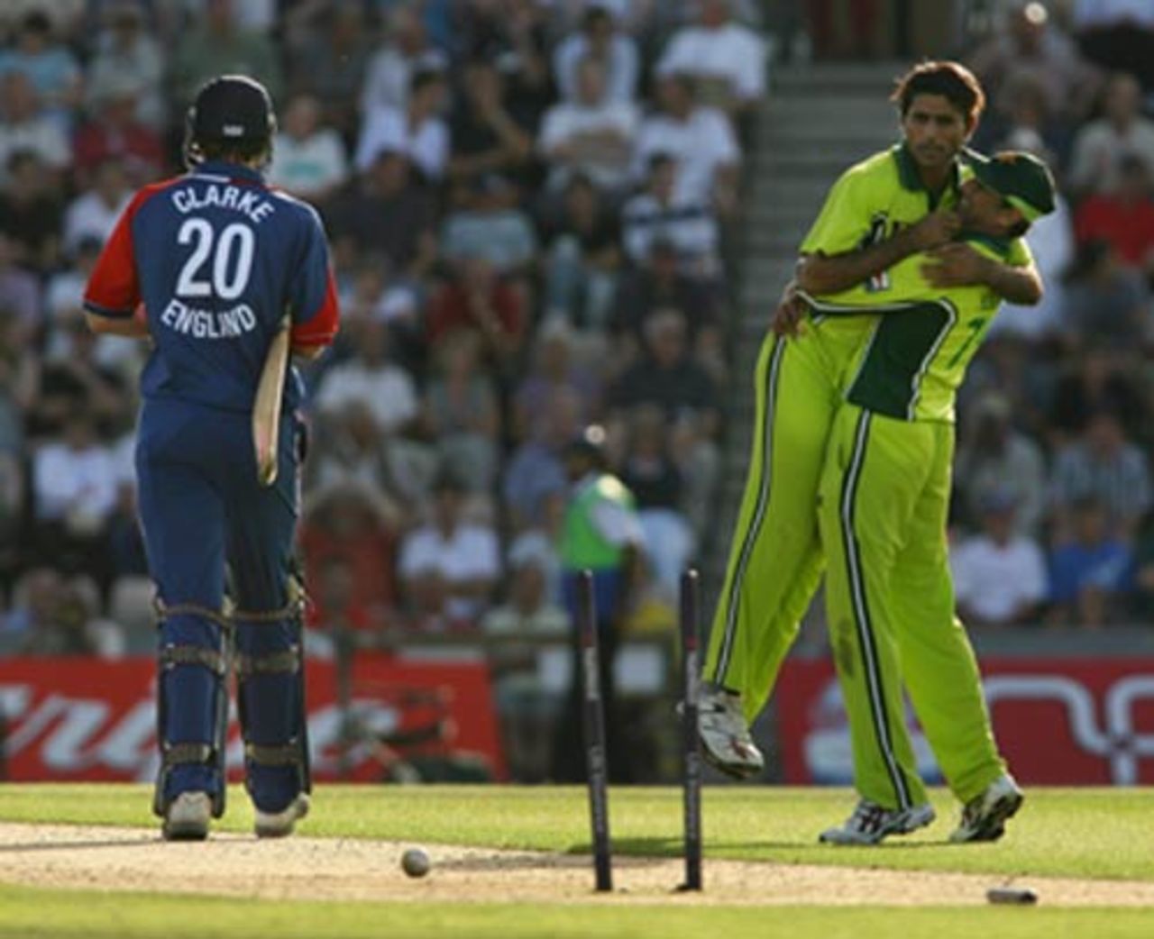 Abdul Razzaq celebrates bowling Rikki Clarke first ball, England v Pakistan, 3rd ODI, The Rose Bowl, September 5, 2006