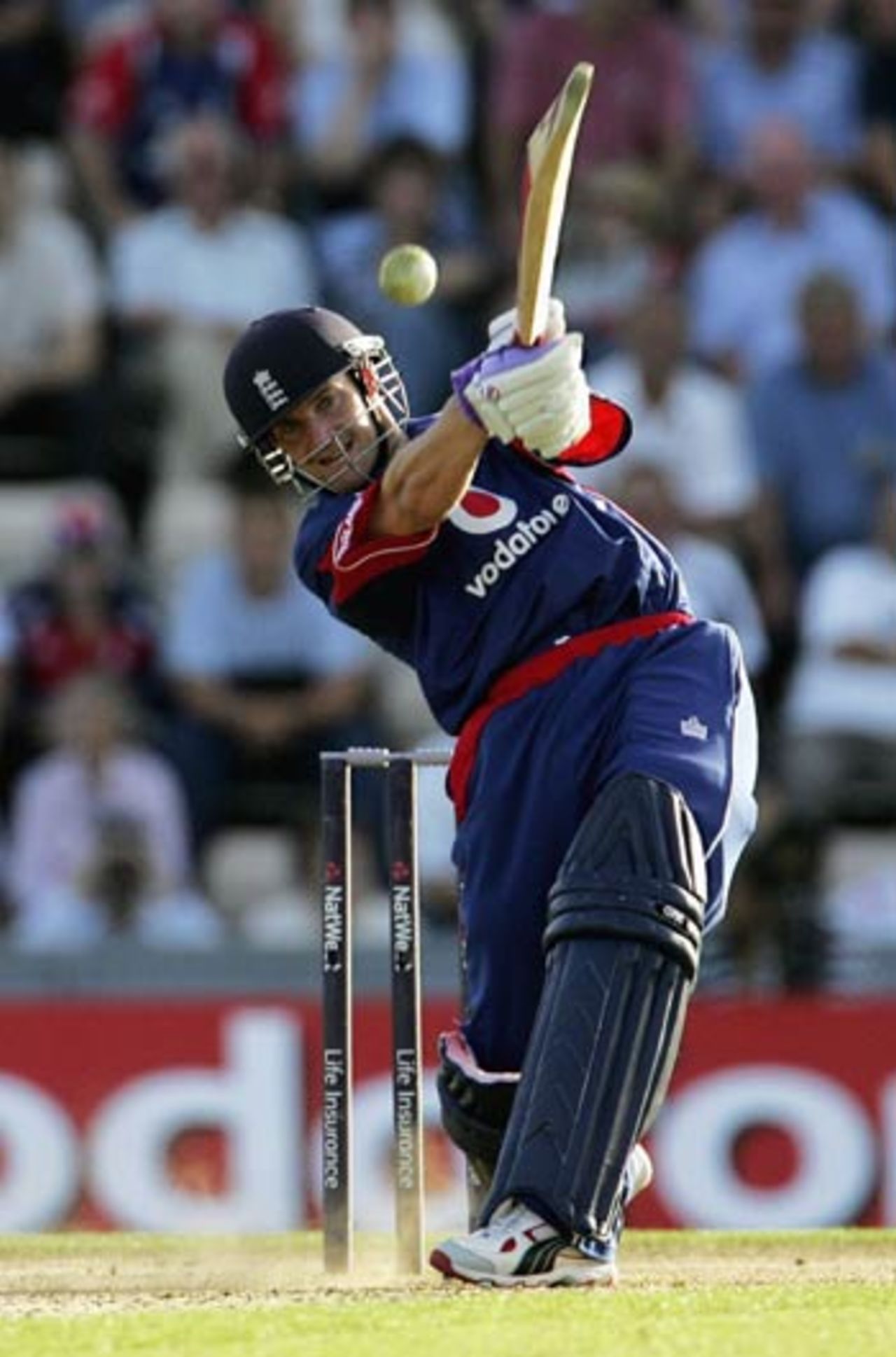 Chris Read drives down the ground against Pakistan, England v Pakistan, 3rd ODI, The Rose Bowl, September 5, 2006