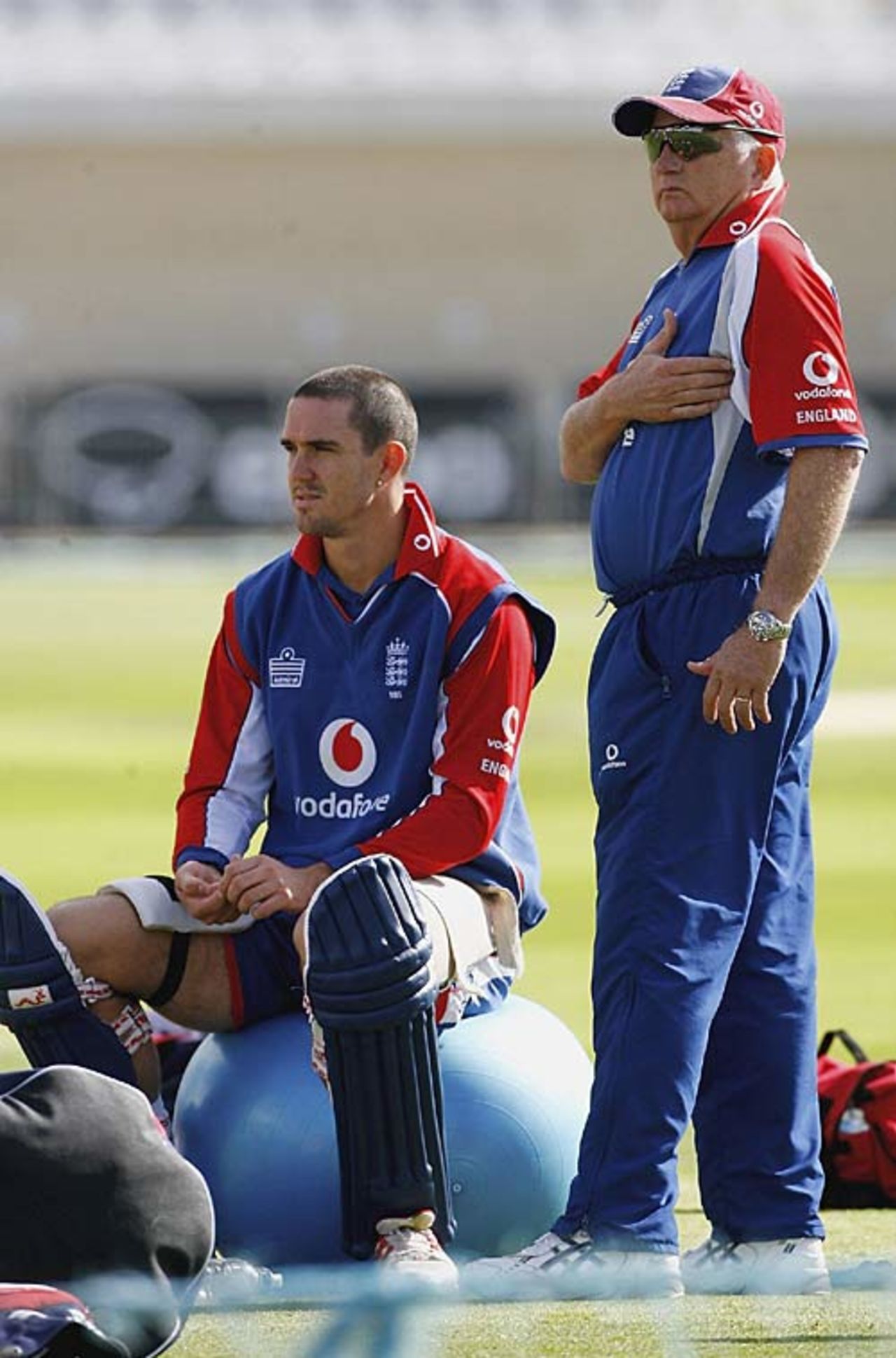 Kevin Pietersen and Duncan Fletcher ponder England's options, Trent Bridge, September 7, 2006