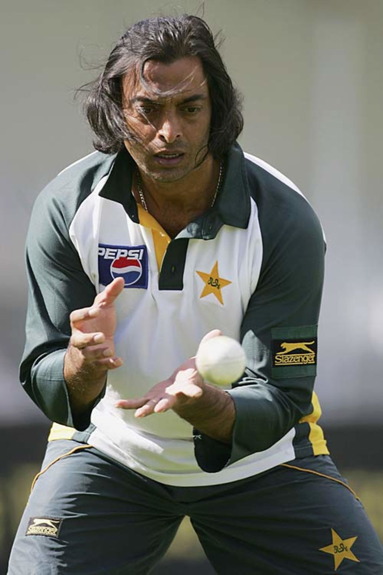 Shoaib Akhtar keeps his eye on the ball in the nets ahead of tomorrow's fourth one-dayer against England, Trent Bridge, September 7, 2006
