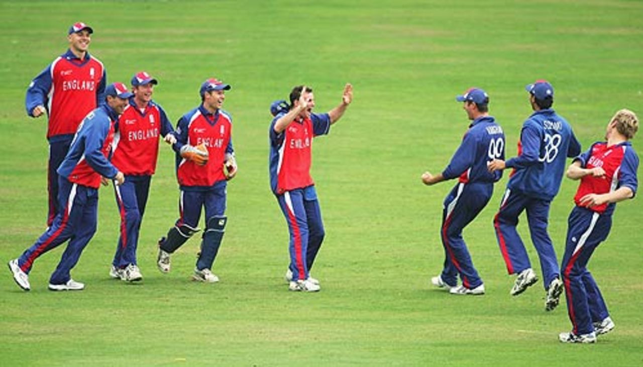 Andrew Strauss and his team-mates celebrate a stunning catch during the finals of the Champions Trophy, The Oval, September 25, 2004