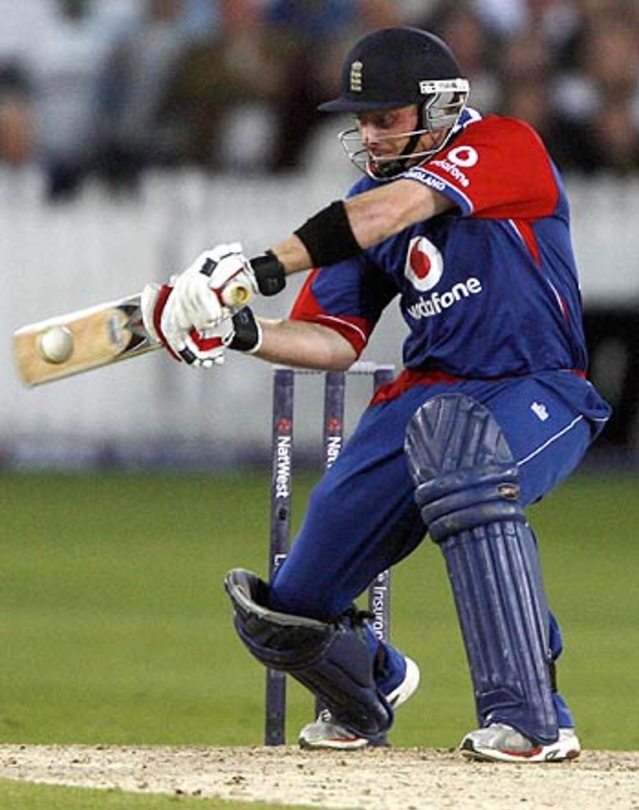 Ian Bell cuts during his unbeaten 86, England v Pakistan, 4th ODI, Trent Bridge, September 8, 2006