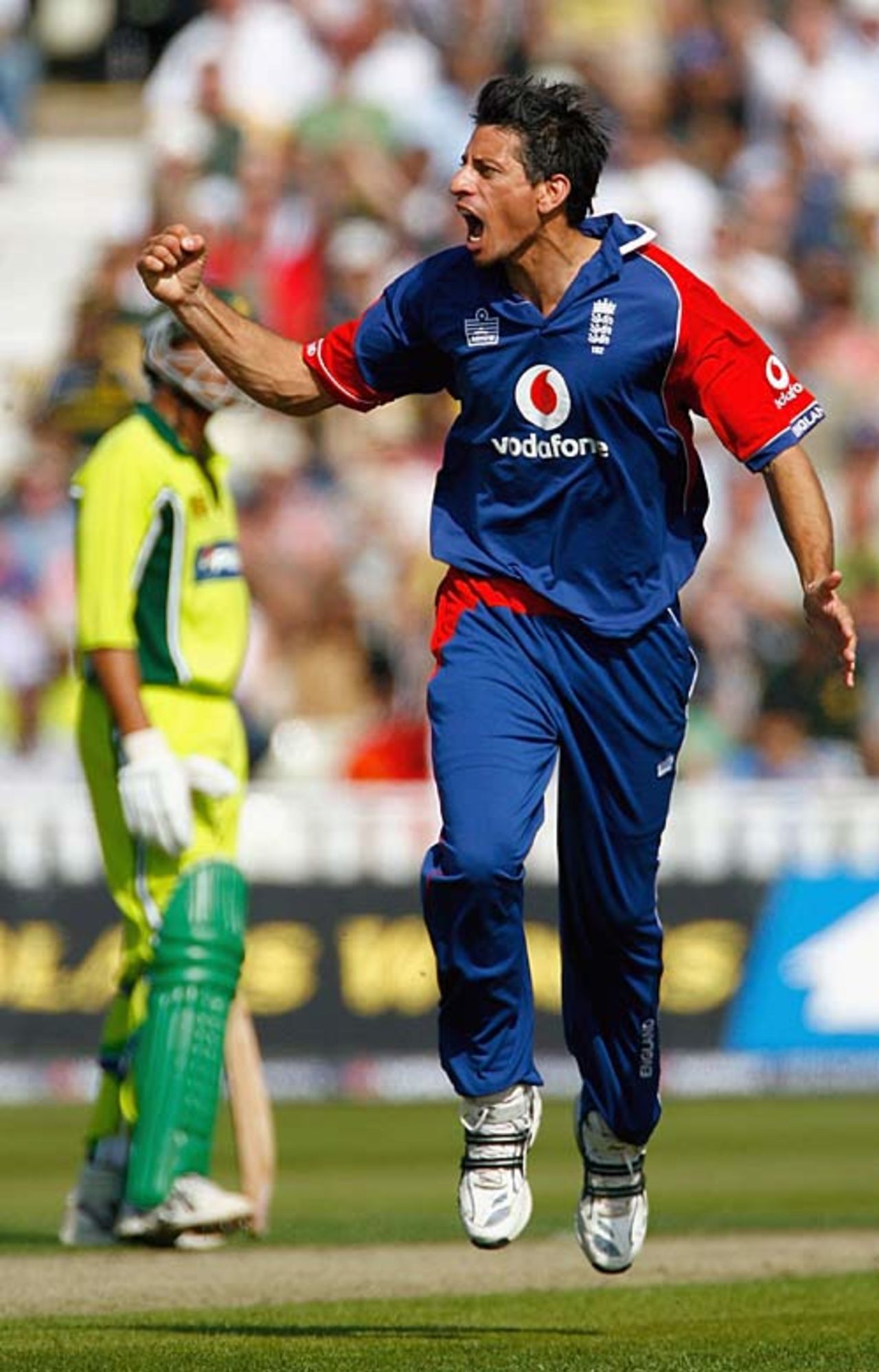 Sajid Mahmood roars his delight at picking up his first wicket, England v Pakistan, 5th ODI, Edgbaston, September 10, 2006