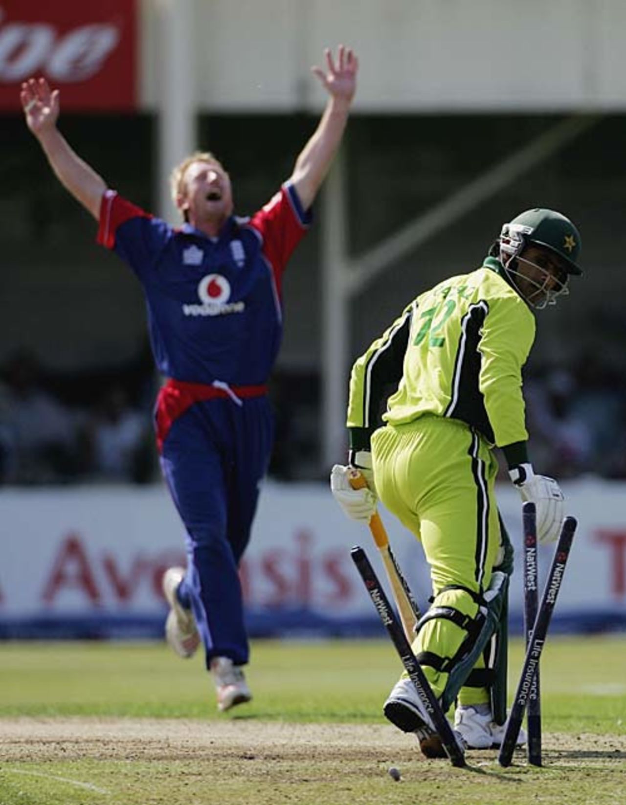 Abdul Razzaq is bowled by Paul Collingwood, England v Pakistan, 5th ODI, Edgbaston, September 10, 2006