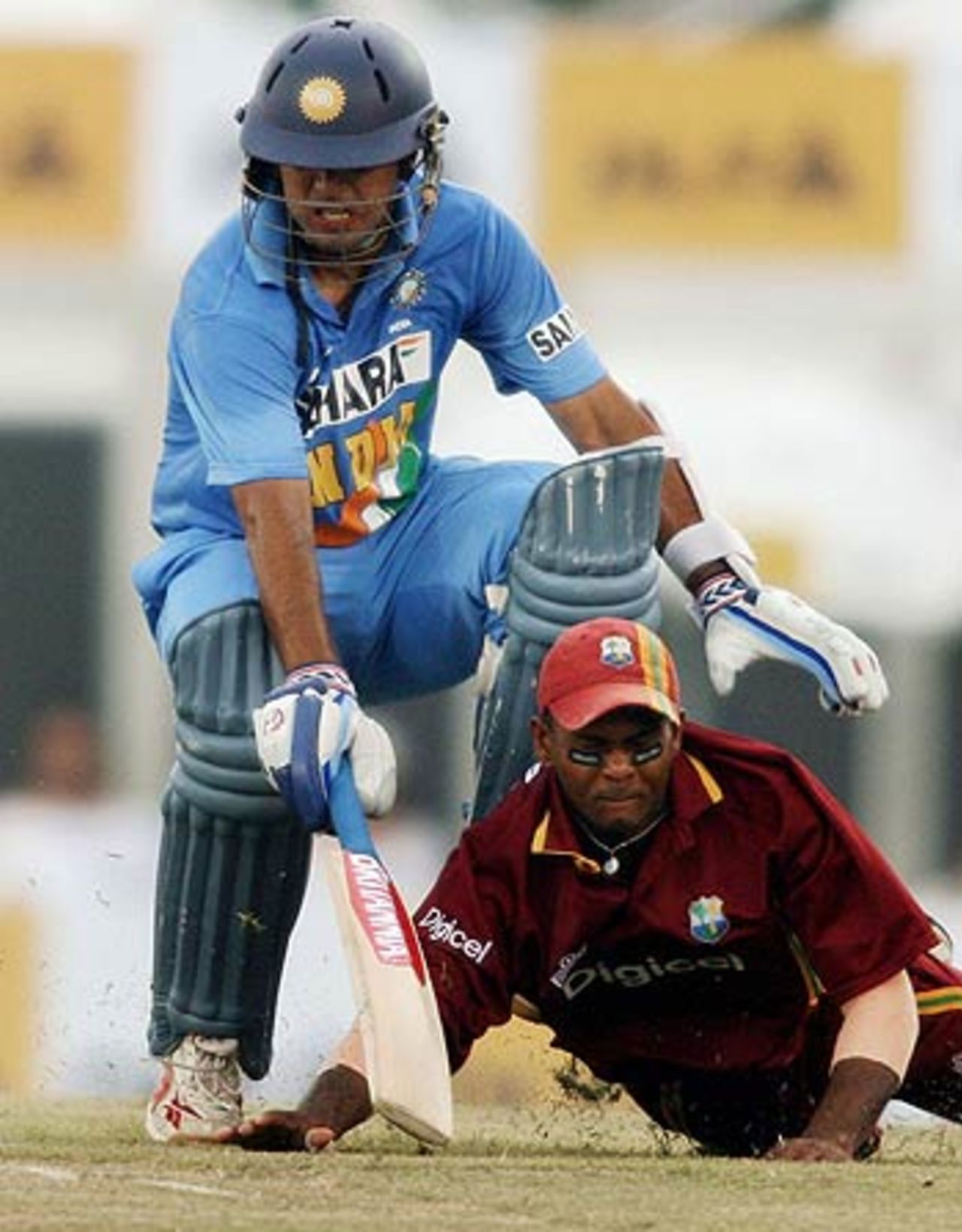 Rahul Dravid stumbles over Shivnarine Chanderpaul, India v West Indies, 2nd ODI, DLF Cup, Kuala Lumpur, September 14, 2006