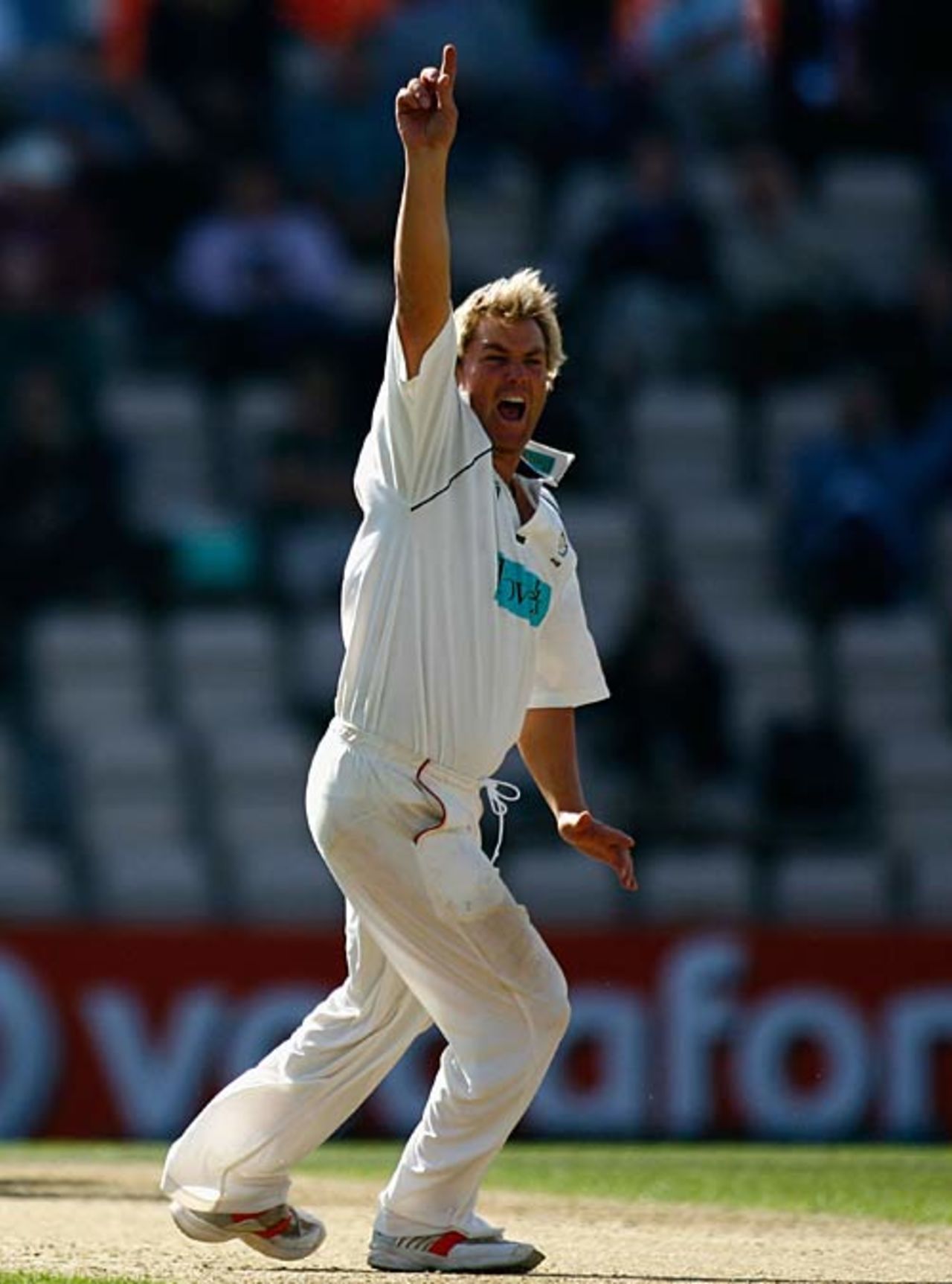 Shane Warne roars an appeal...but it's turned down, Hampshire v Lancashire, The Rose Bowl, September 20, 2006