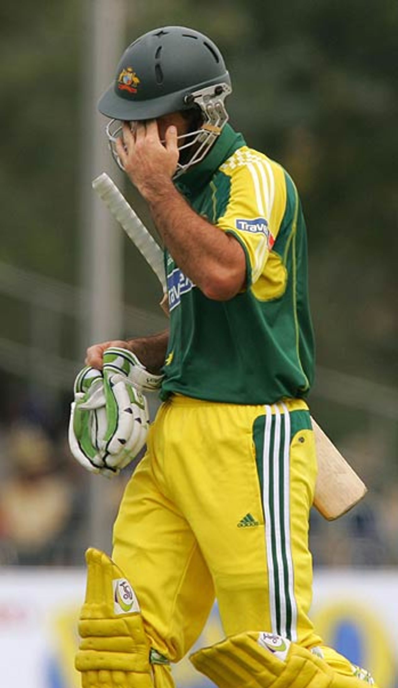 A disappointed Ricky Ponting walks back after making just 6, Australia v West Indies, DLF Cup final, September 24, 2006