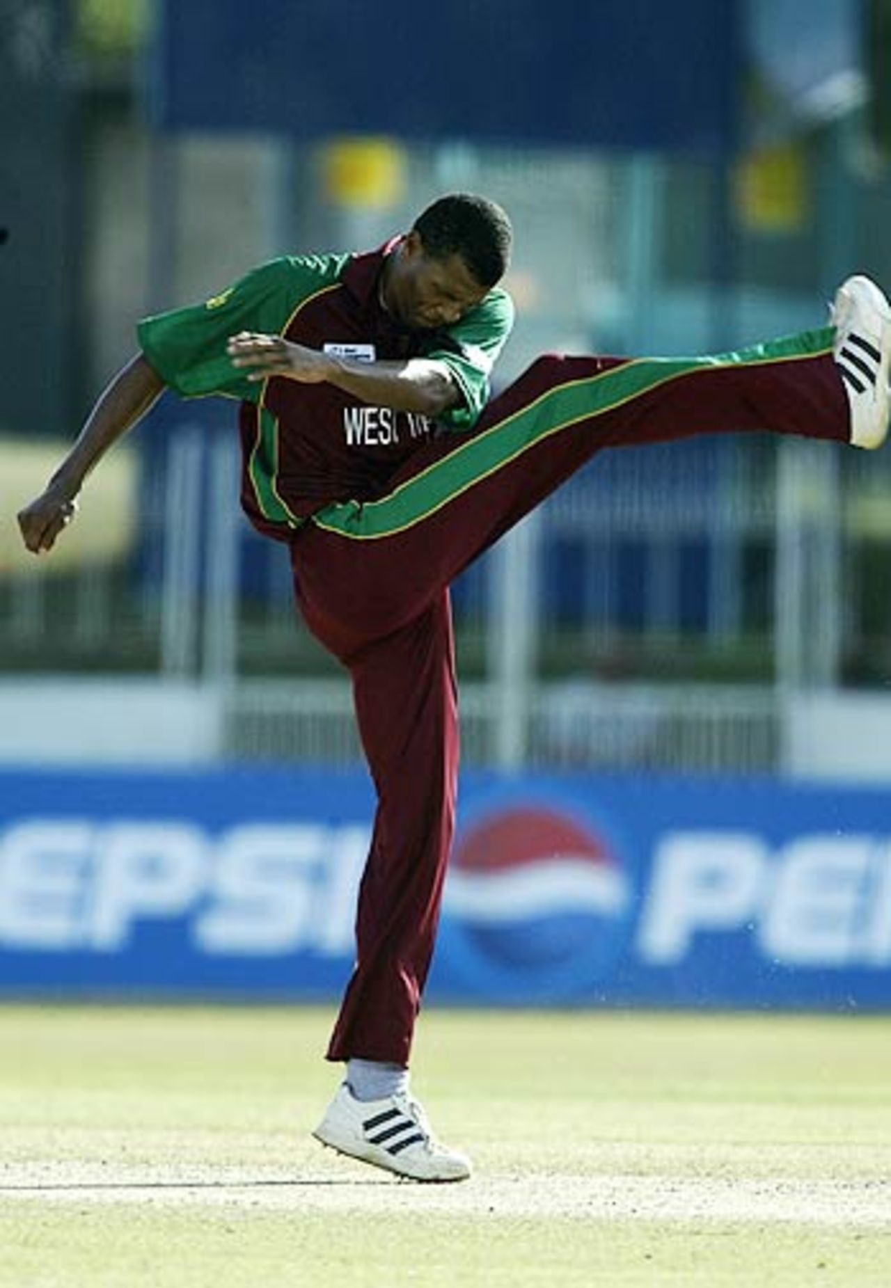 Mervyn Dillon shows his frustration after bowling a wide that tied the scores, South Africa v West Indies, ICC Champions Trophy, Colombo (SSC), September 13, 2002